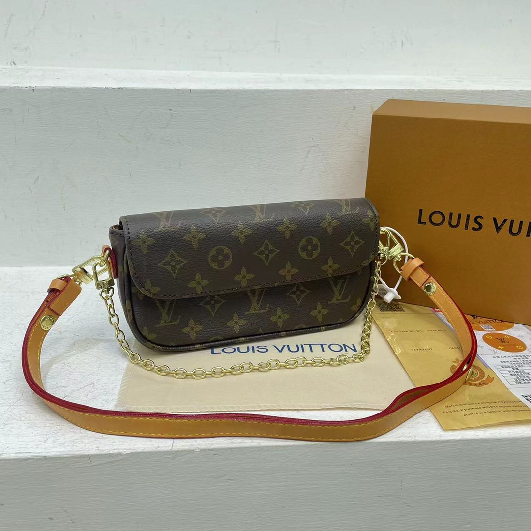 Louis Vuitton Presbyopia Mahjong Handbag New Versatile Chain Shoulder Crossbody Baguette Bag