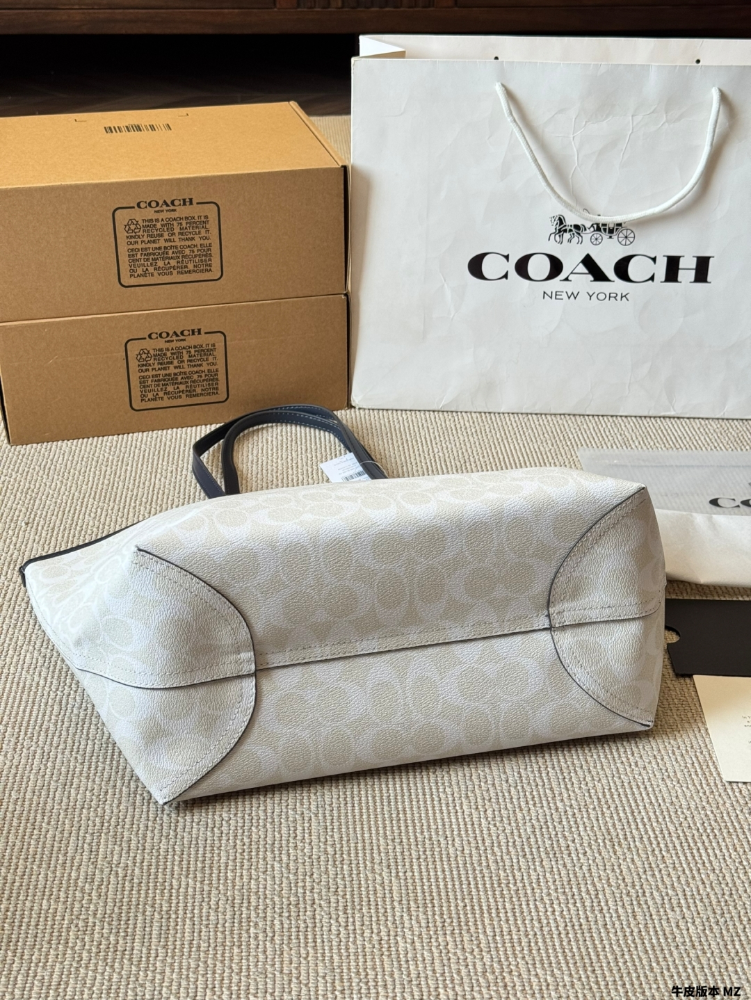 Coach & city tote classic tote bag