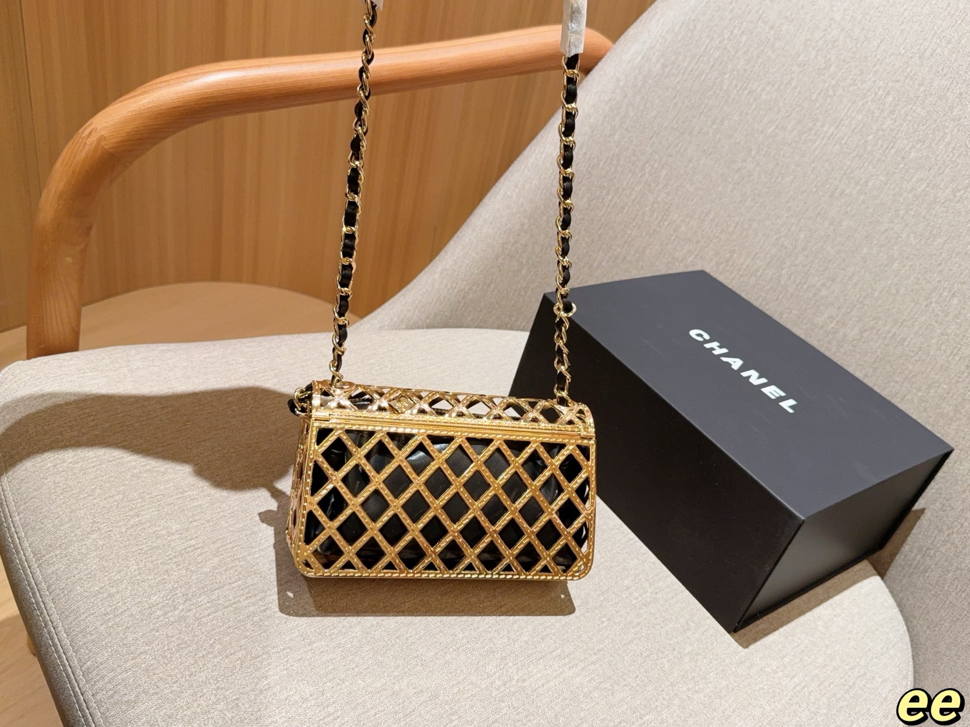 Chanel Hollow metal cf dinner bag