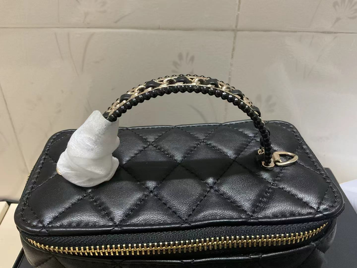 Chanel chain crossbody shoulder bag