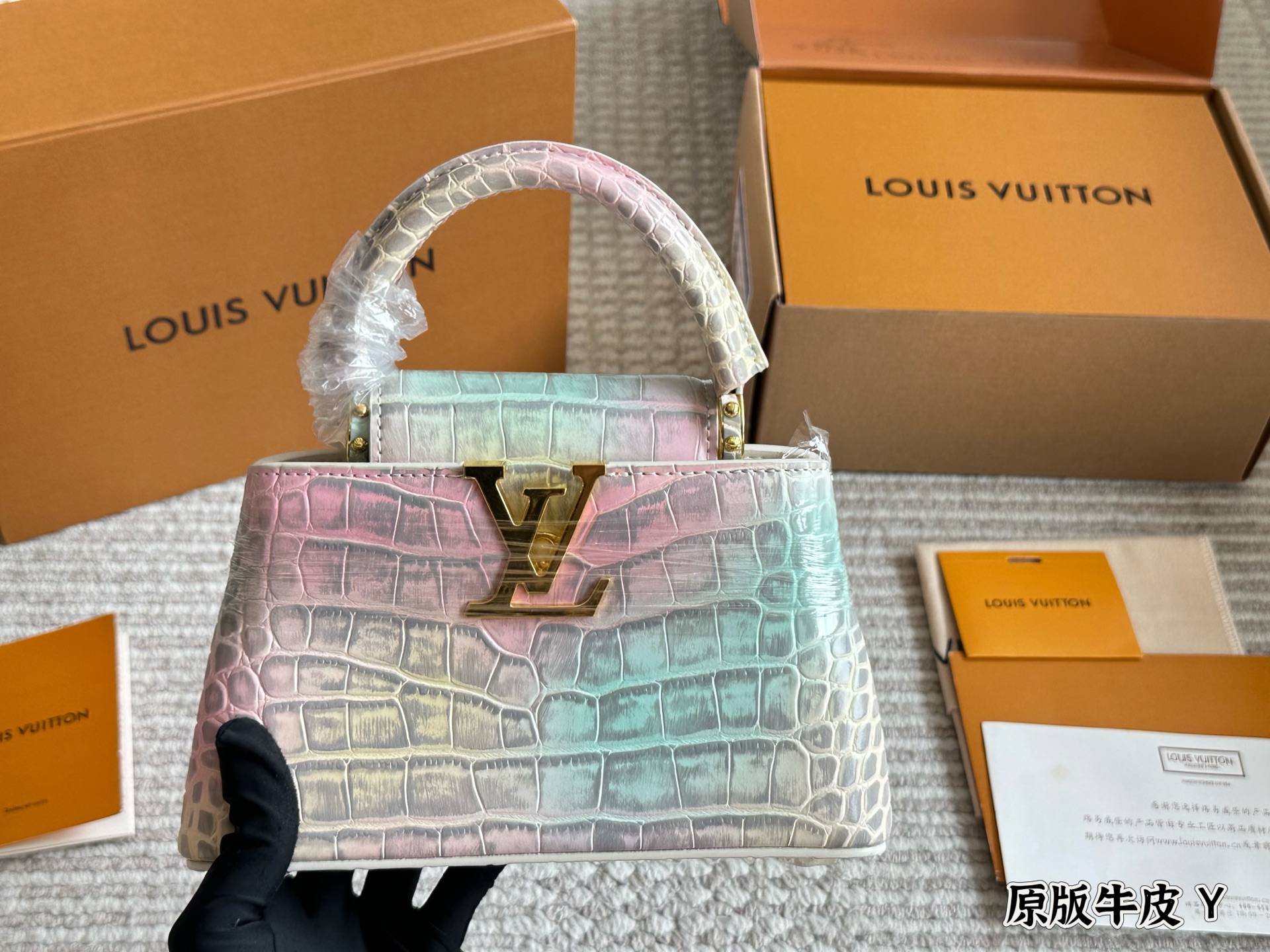 LV Capucines handbag