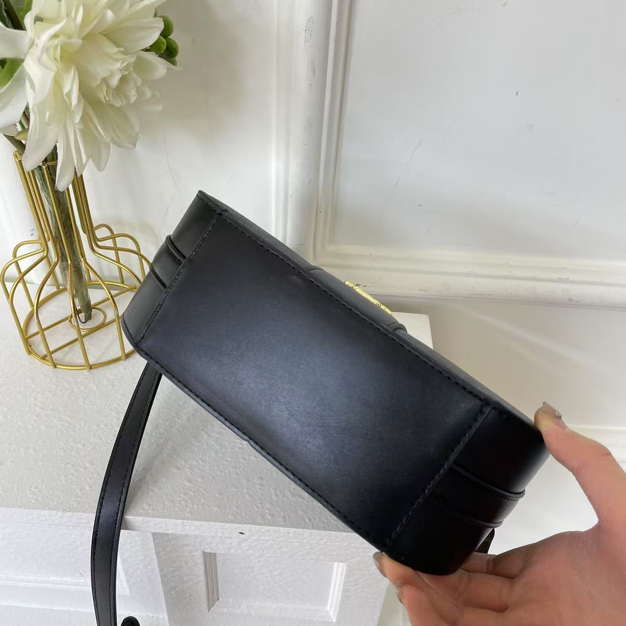 Coach women's shoulder bag armpit bag