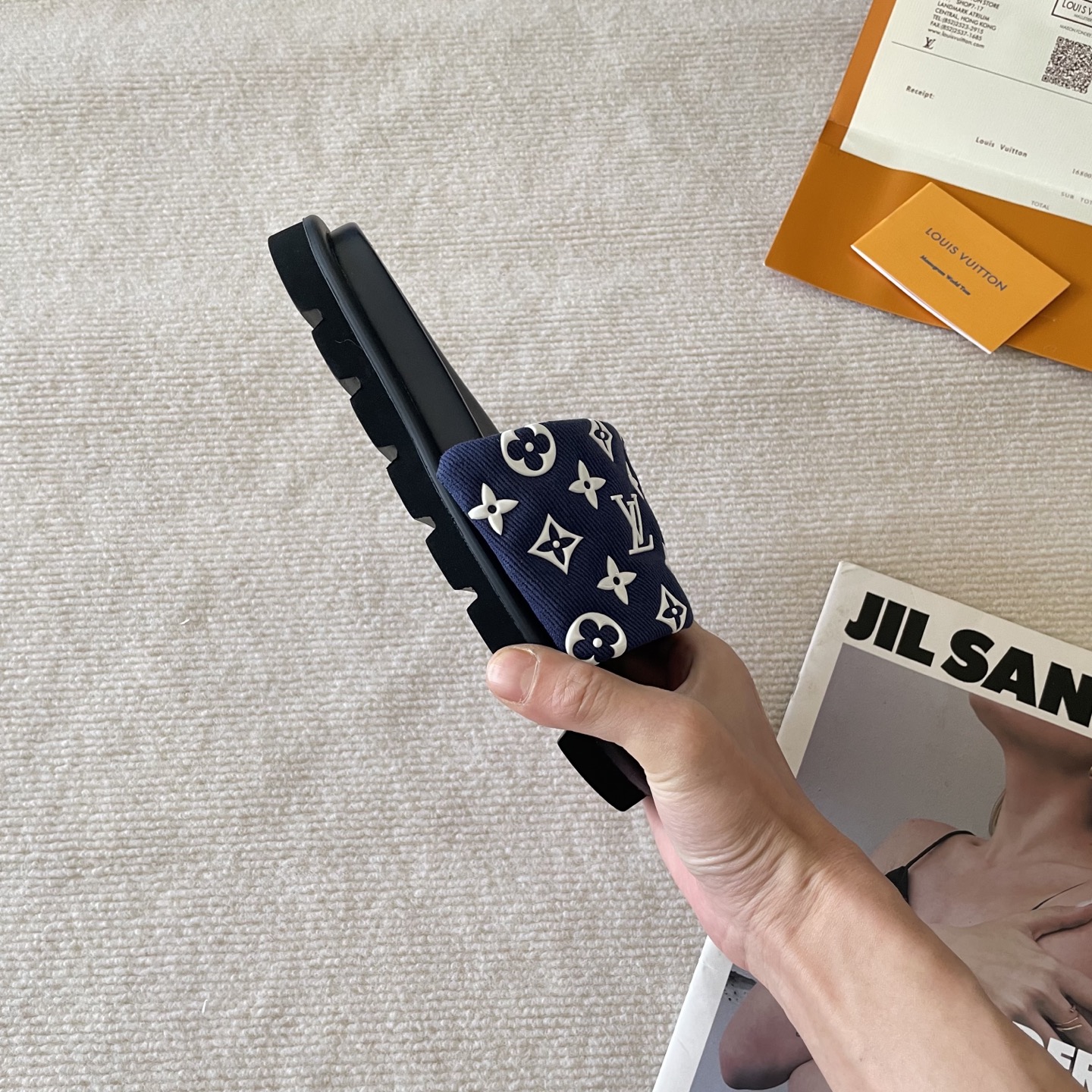 LV Early Spring Letter Buckle Sandals