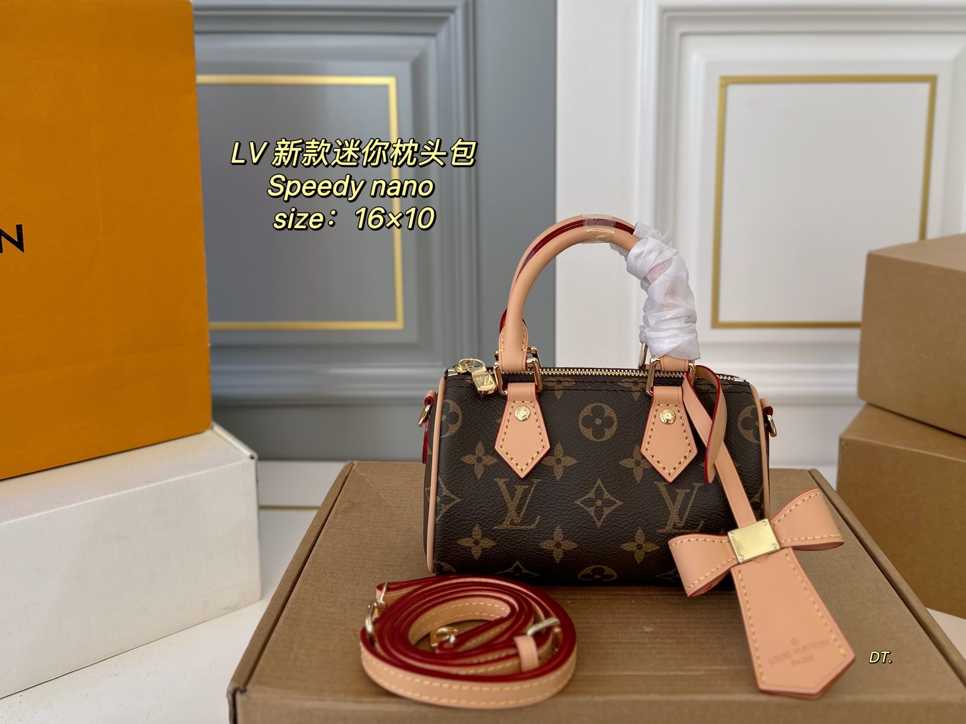 LV mini pillow bag exquisite Compact, lightweight, fashionable and versatile