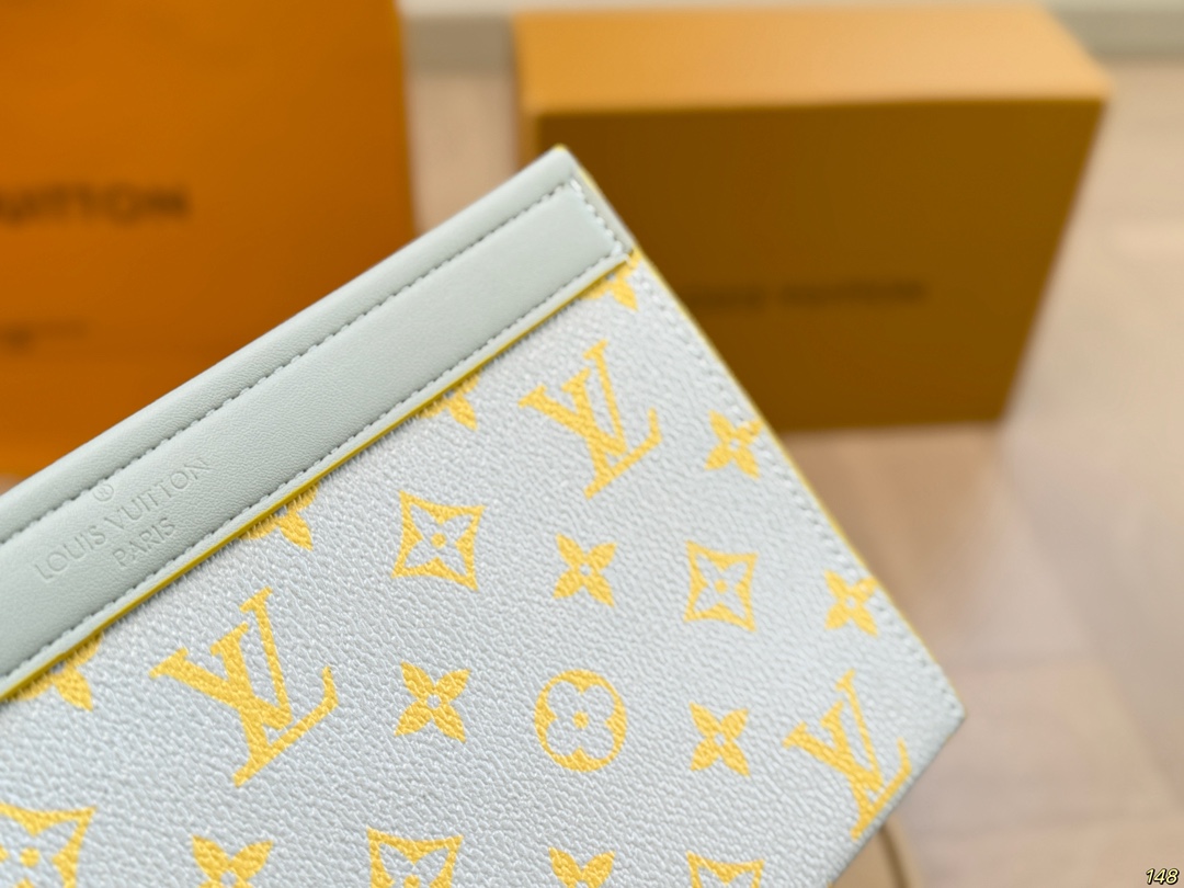LV's new two-in-one messenger bag