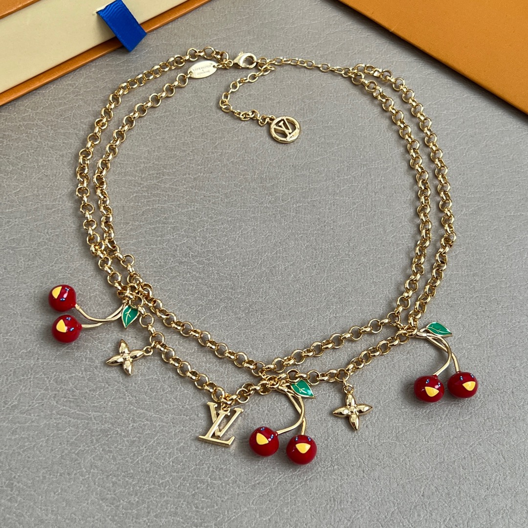 Louis Vuitton necklaces are stylish and fashionable