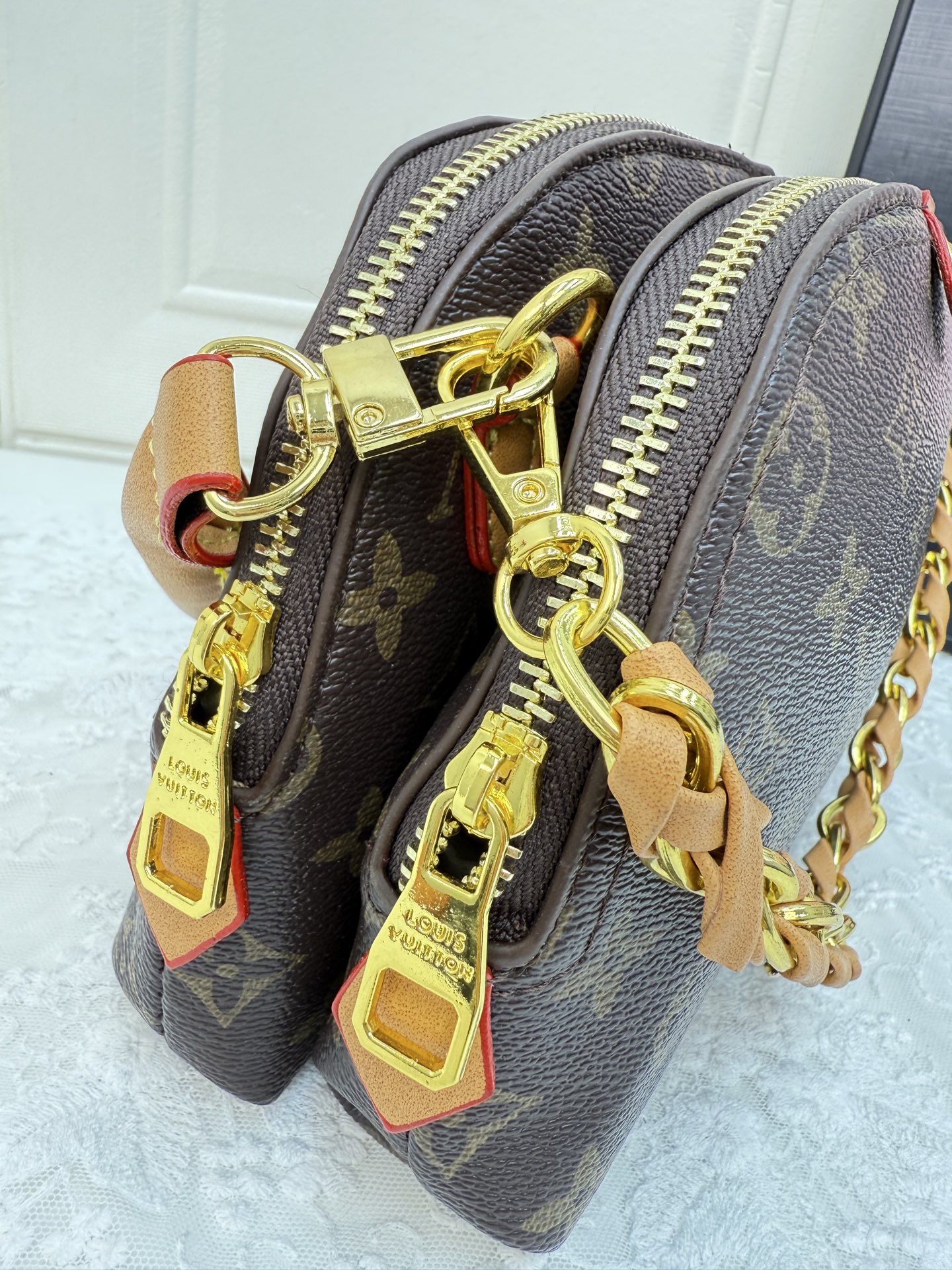 LV cosmetic bag design shoulder crossbody bag