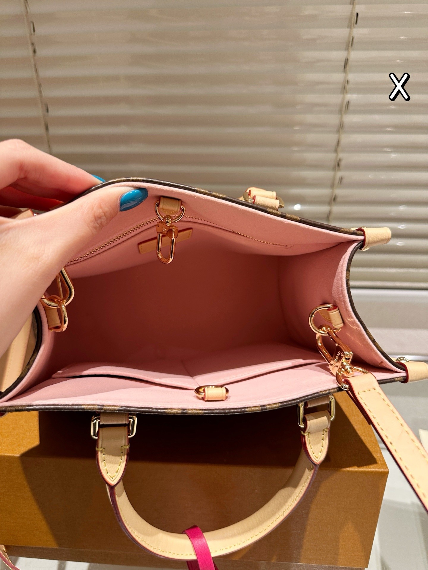 LV onthego tote shoulder crossbody bag