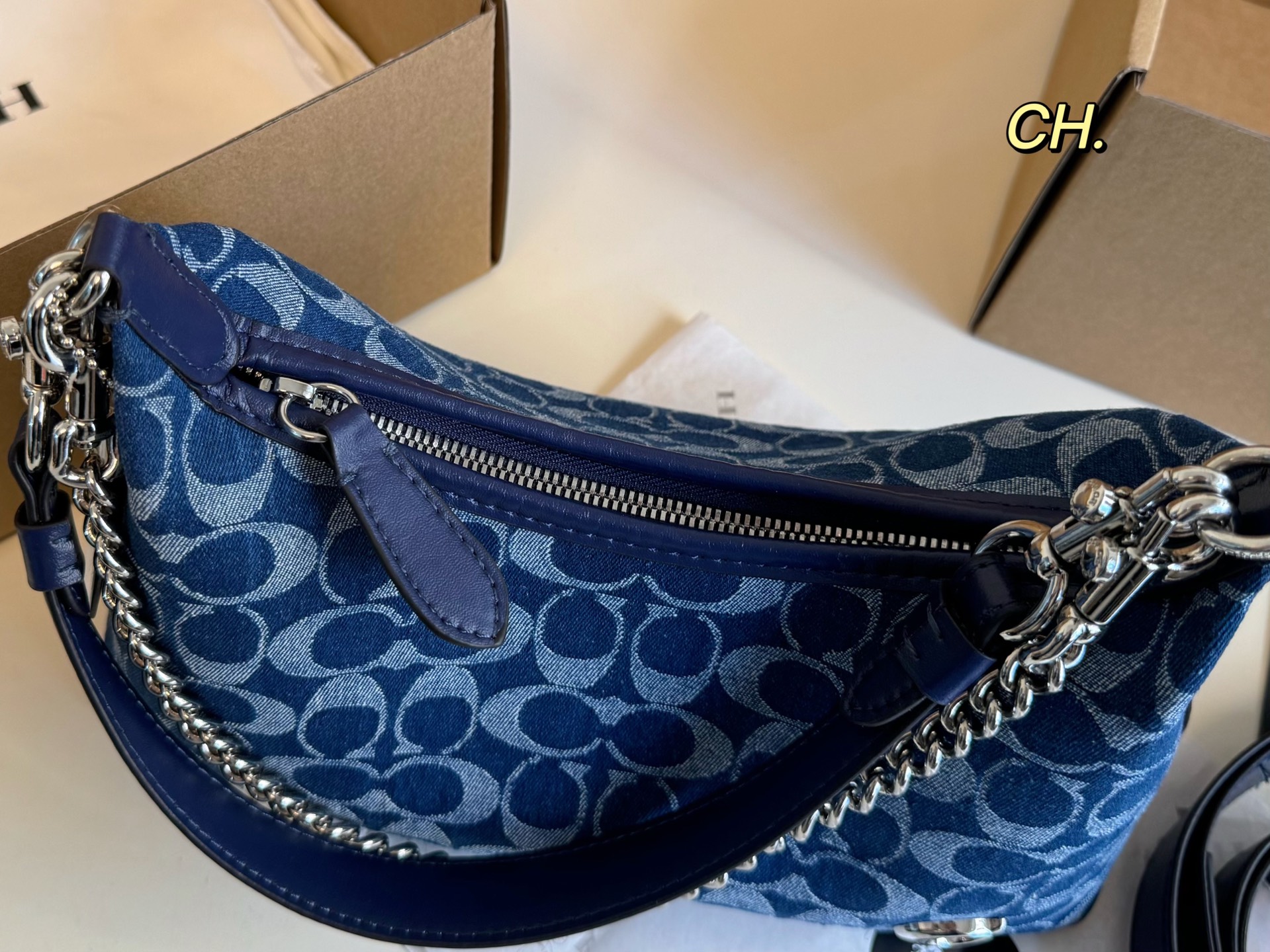 COACH juliet chain underarm bag