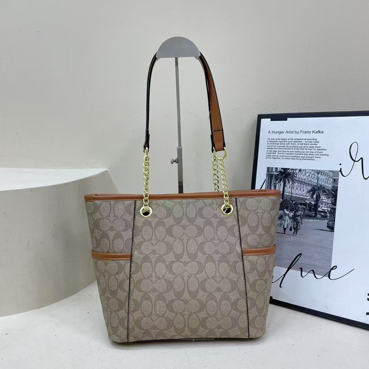 Coach large capacity women's tote bag shoulder commuter bag for women