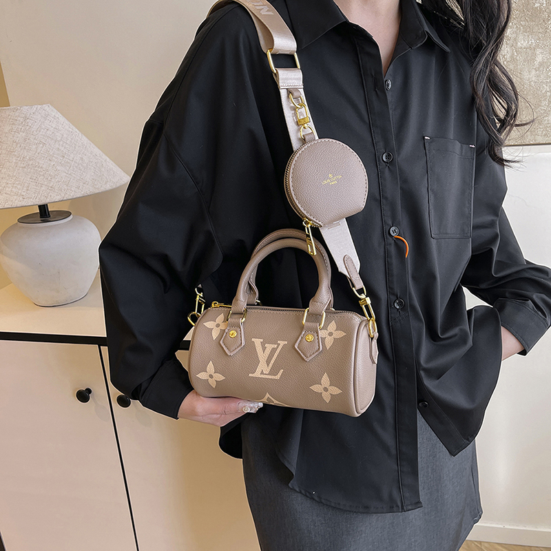 Louis Vuitton new shoulder handbag