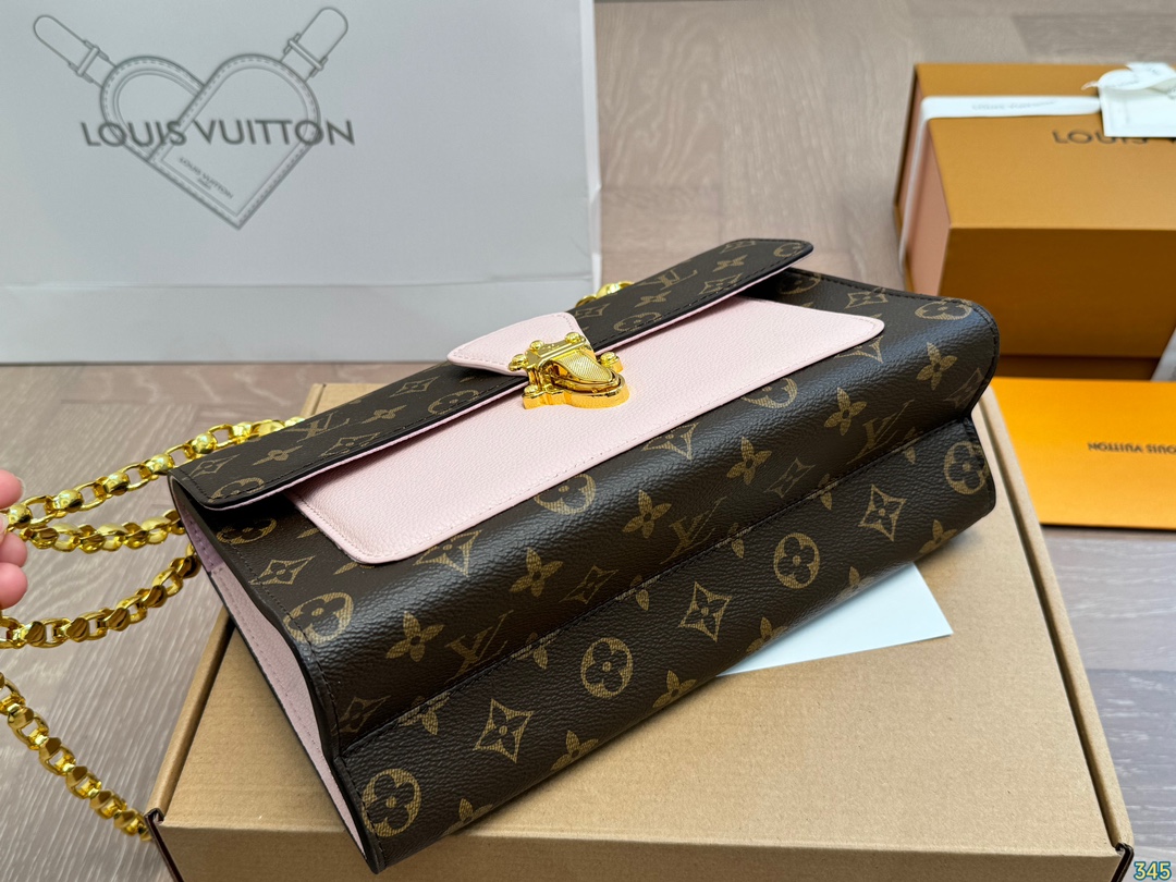 LV victoire chain bag