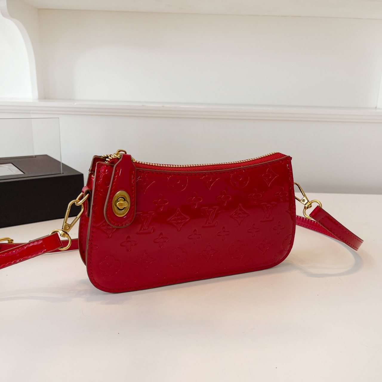 Louis Vuitton women's shoulder crossbody bag