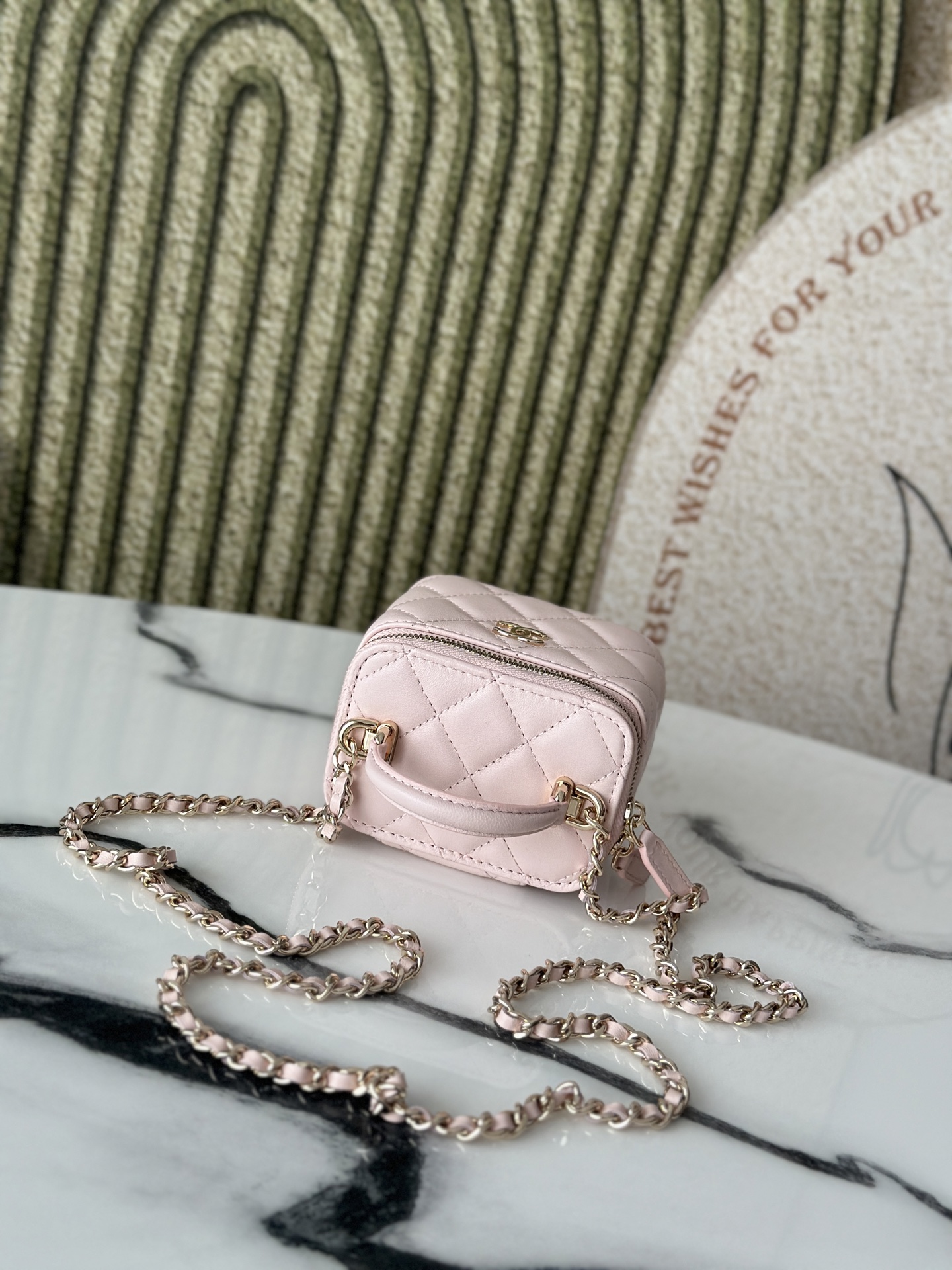 Top version Chanel Chain Makeup Bag with a makeup mirror inside