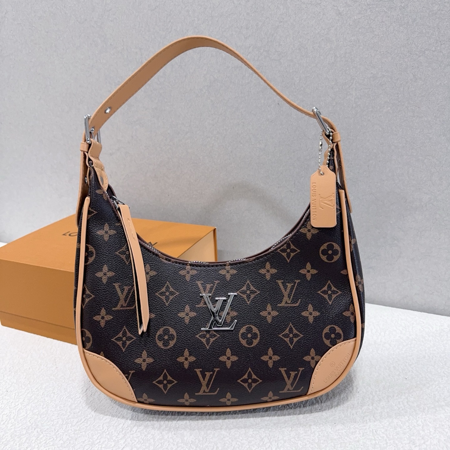 LV single shoulder armpit bag classic presbyopia