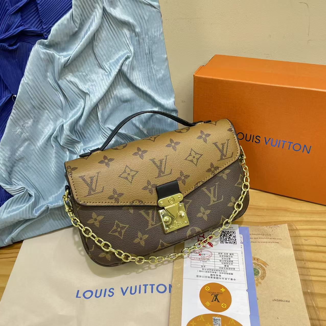Louis Vuitton Presbyopia Messenger Bag Fashion Casual Chain Bag Internet Celebrity Popular Commuting Shoulder Bag for Women