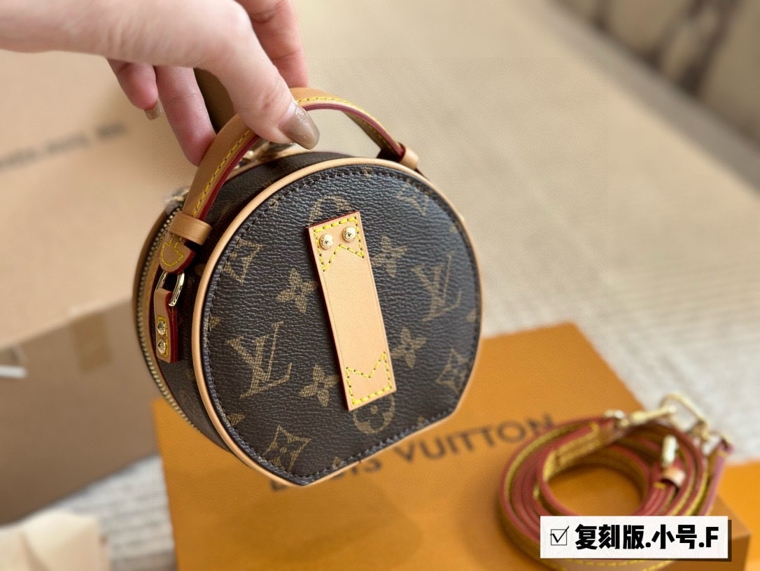 LV BOITE small round bag