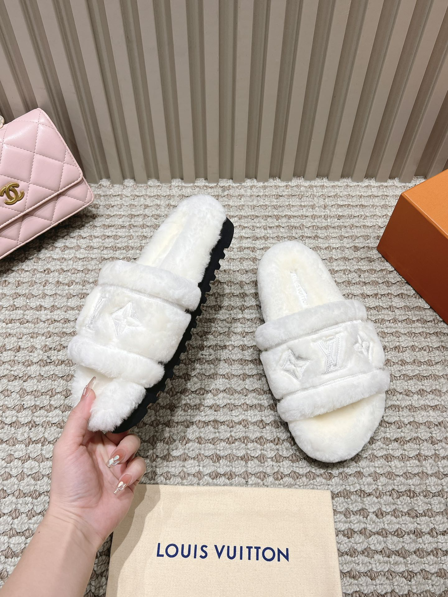 LV embroidered plush slippers