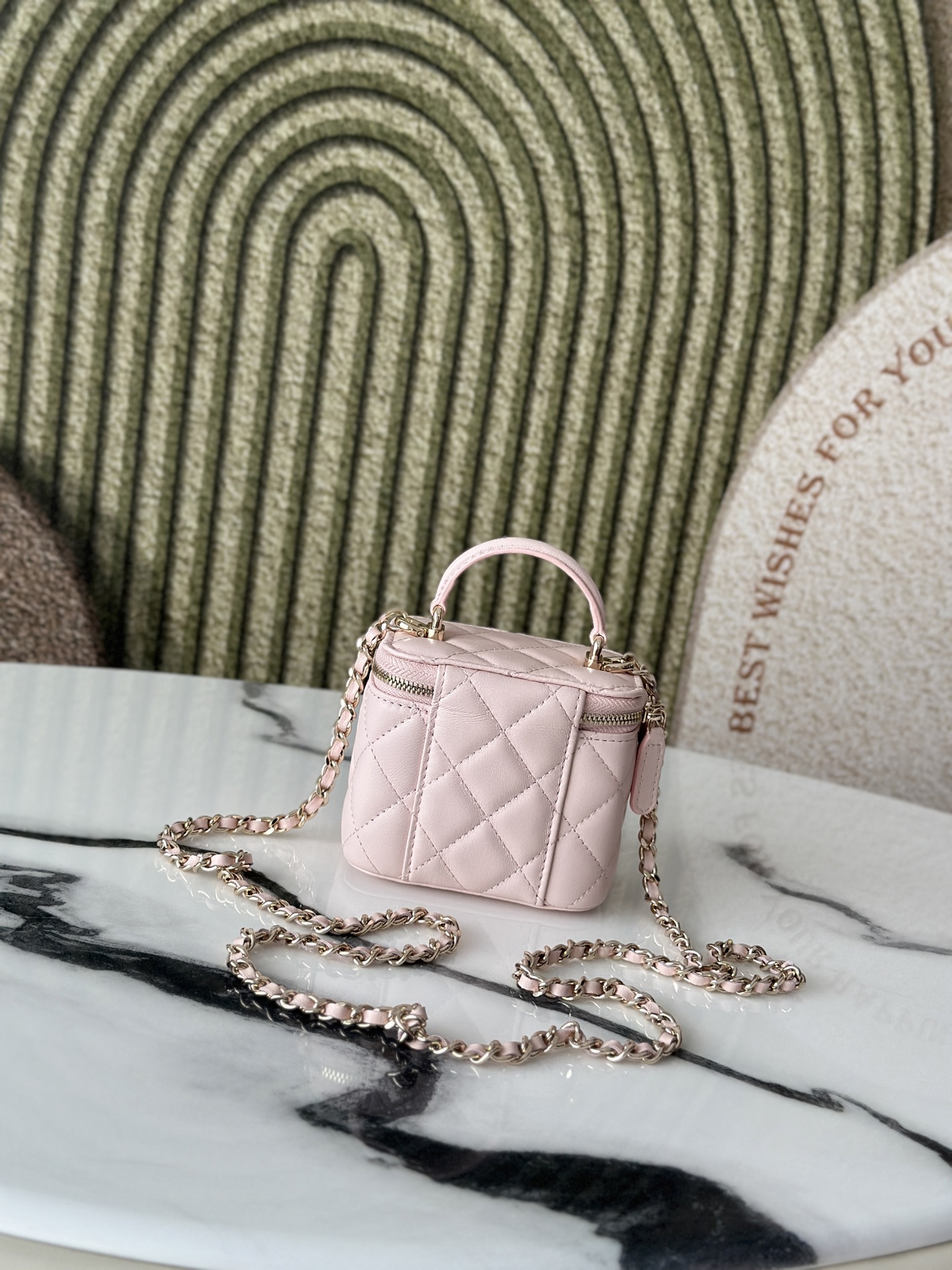 Top version Chanel Chain Makeup Bag with a makeup mirror inside