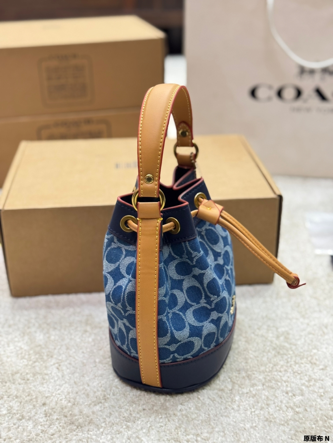 Coach Bucket Bag Retro Texture Fashionable and Playful