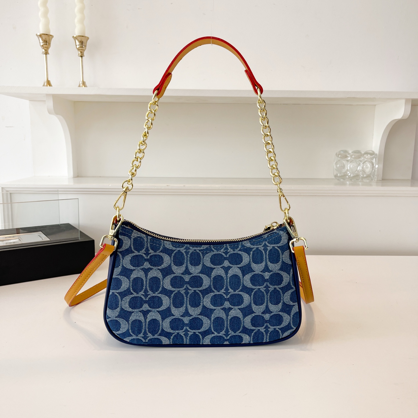 Coach presbyopic shoulder crossbody handbag armpit bag