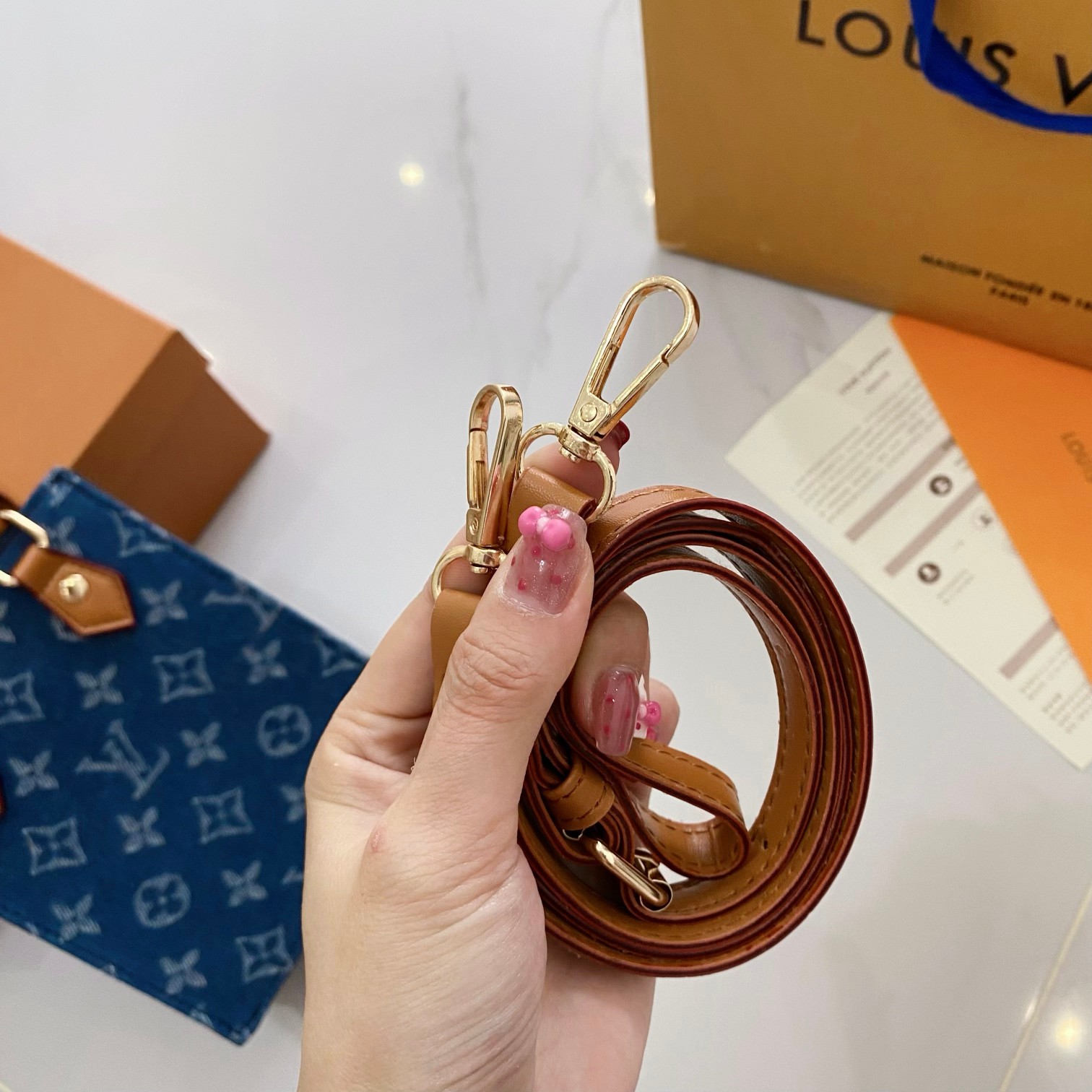 Louis Vuitton Presbyopia Series Handbag Commuting Mini Vertical Tote Bag Shoulder Crossbody Bag