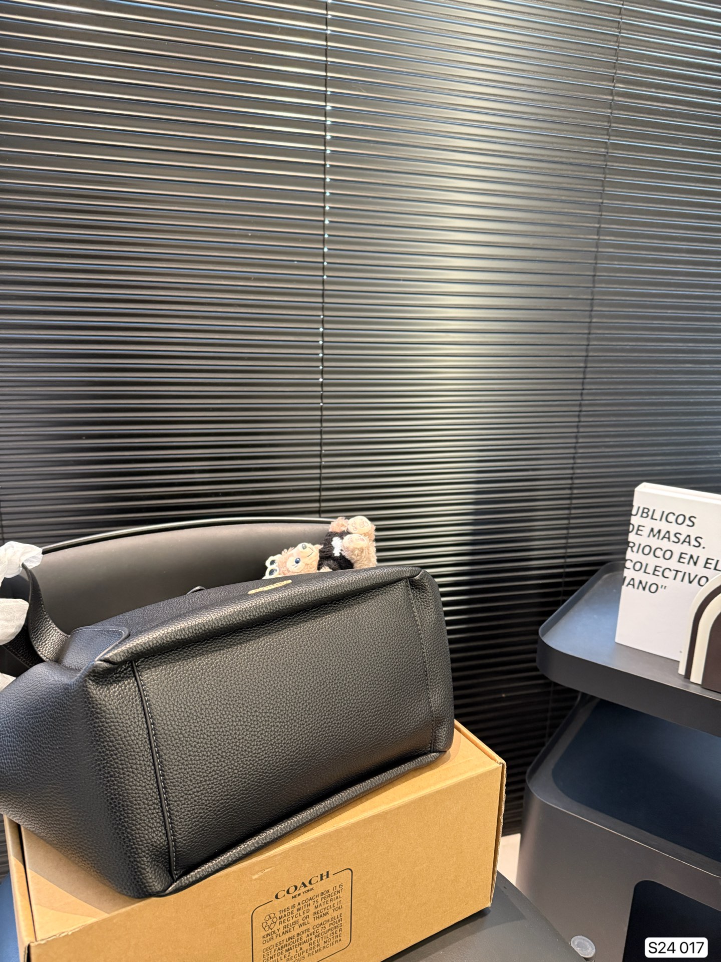 Coach vegetable basket hand-held crossbody bag retro high-end