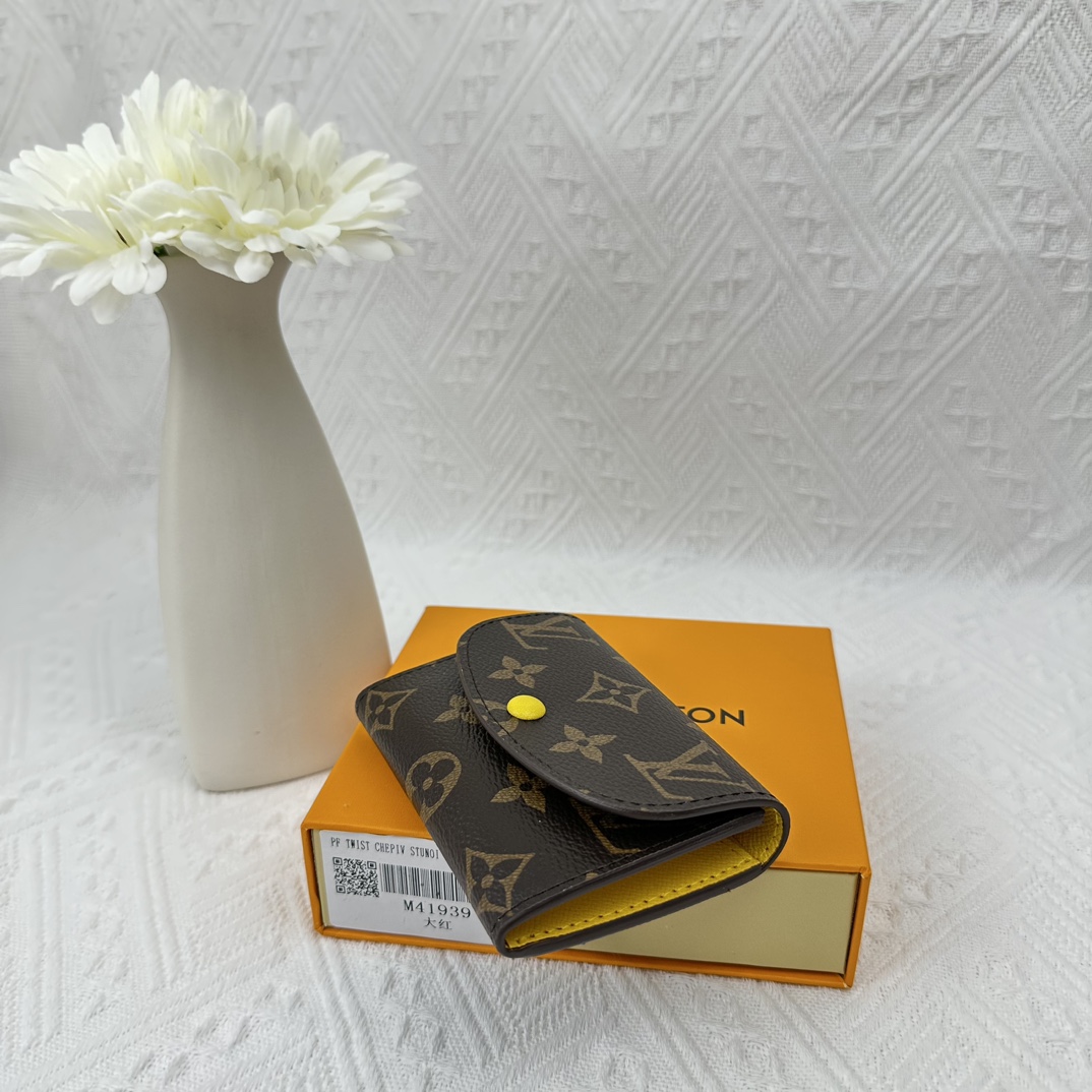 LV compact and practical coin purse