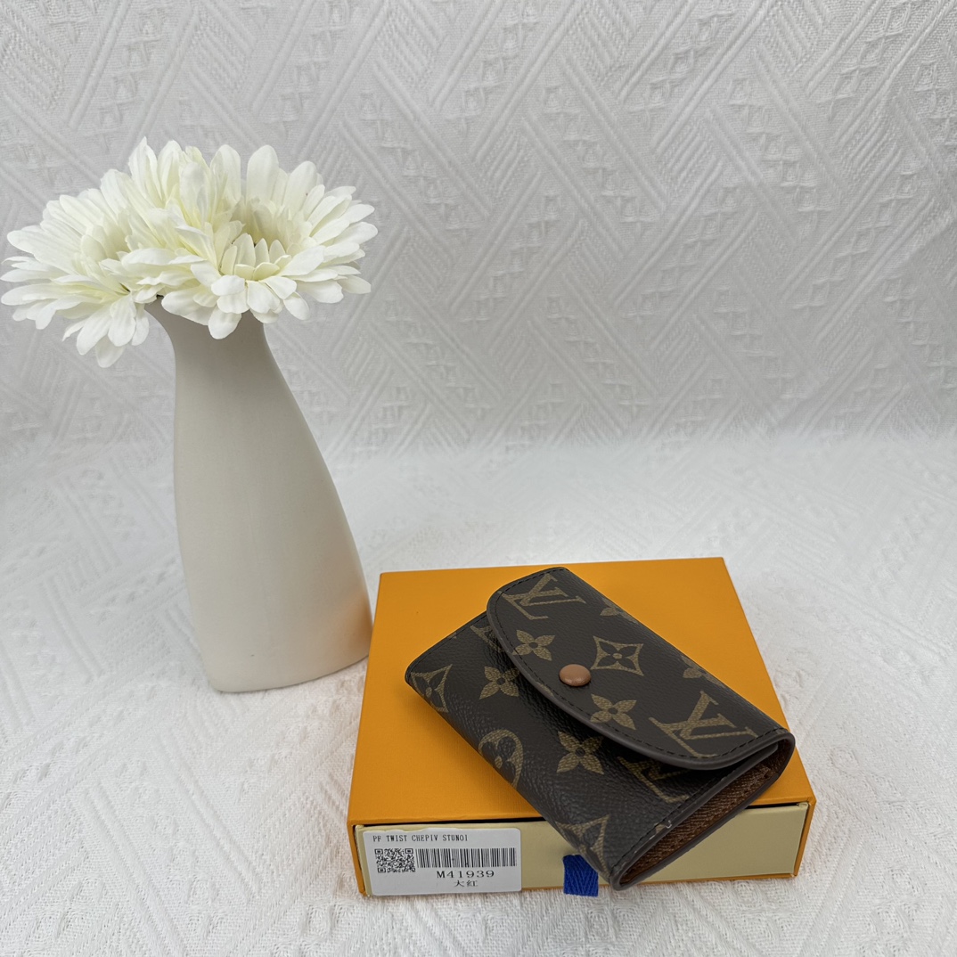 LV compact and practical coin purse