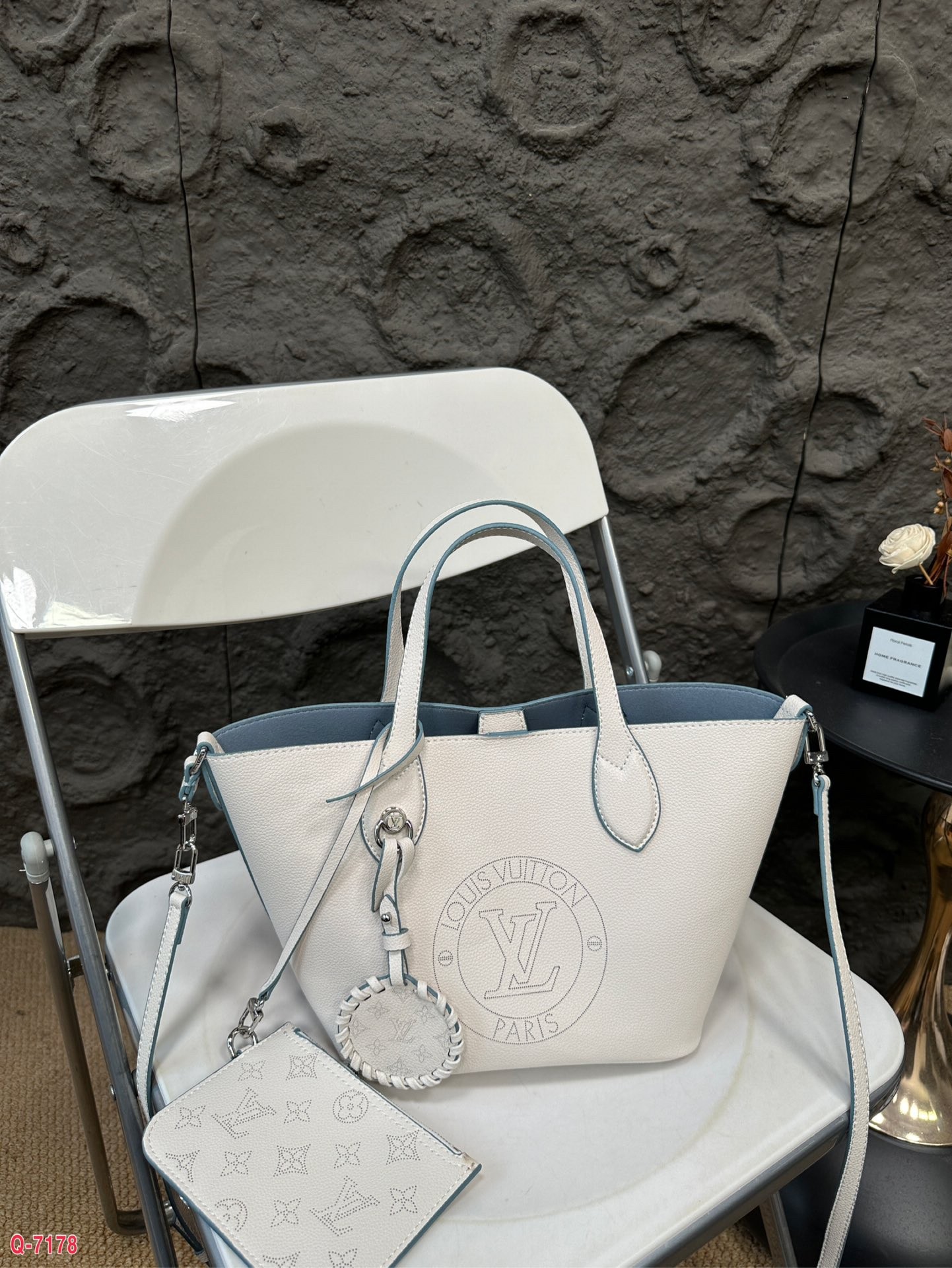 LV blossom PM bucket handbag