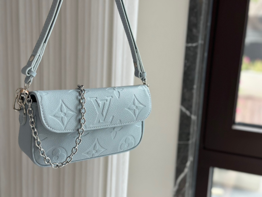 LV blue ivy woc mahjong bag