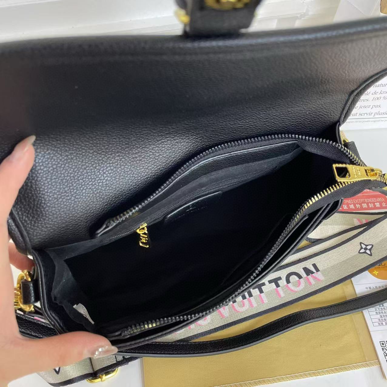 Louis Vuitton Messenger Bag Shoulder Crossbody Underarm Bag