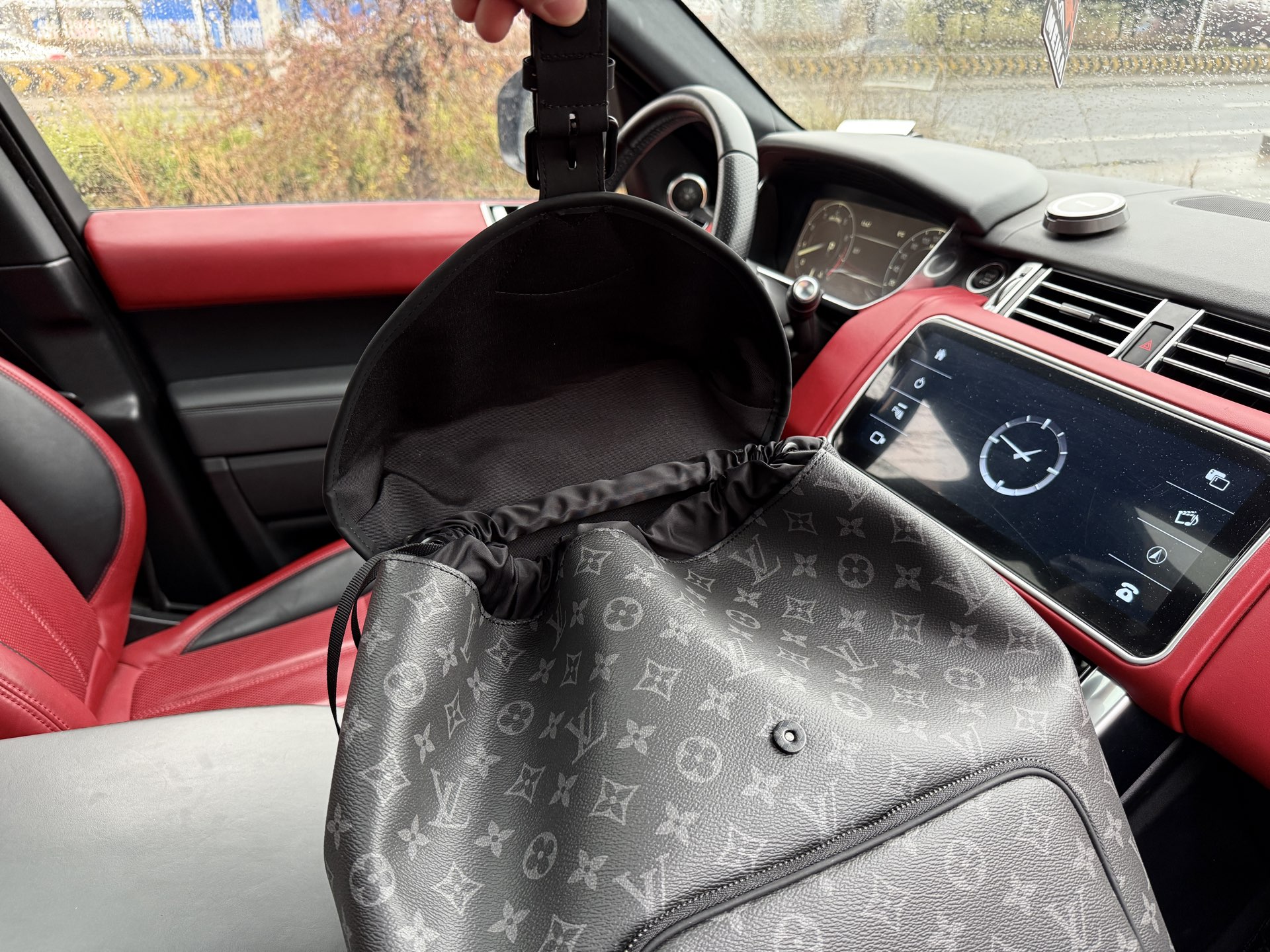 LV backpack full body presbyopia