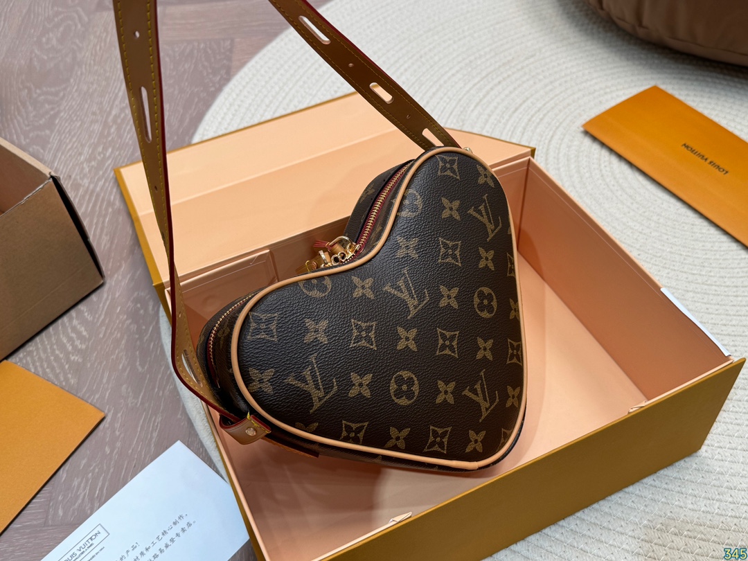 Beeswax yellow leather LV popular love bag