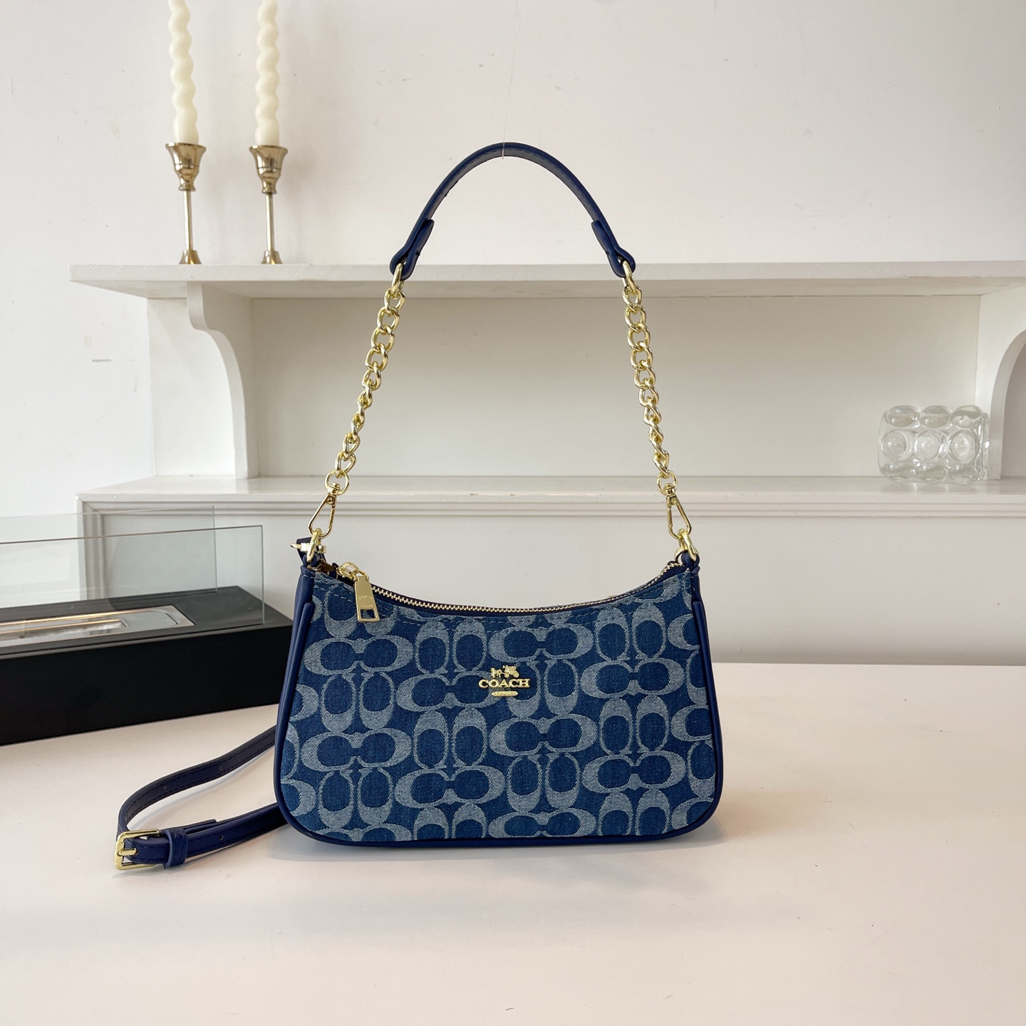 Coach presbyopic shoulder crossbody handbag armpit bag