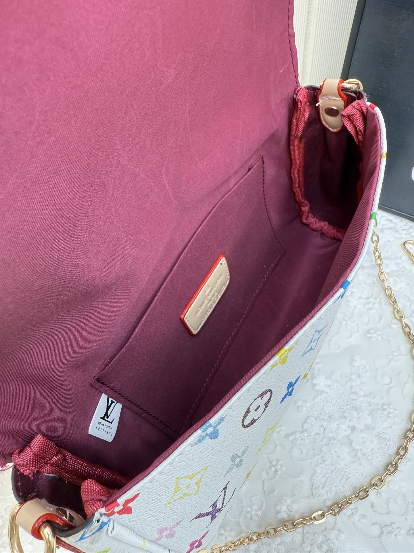 LV niche armpit bag handbag presbyopic