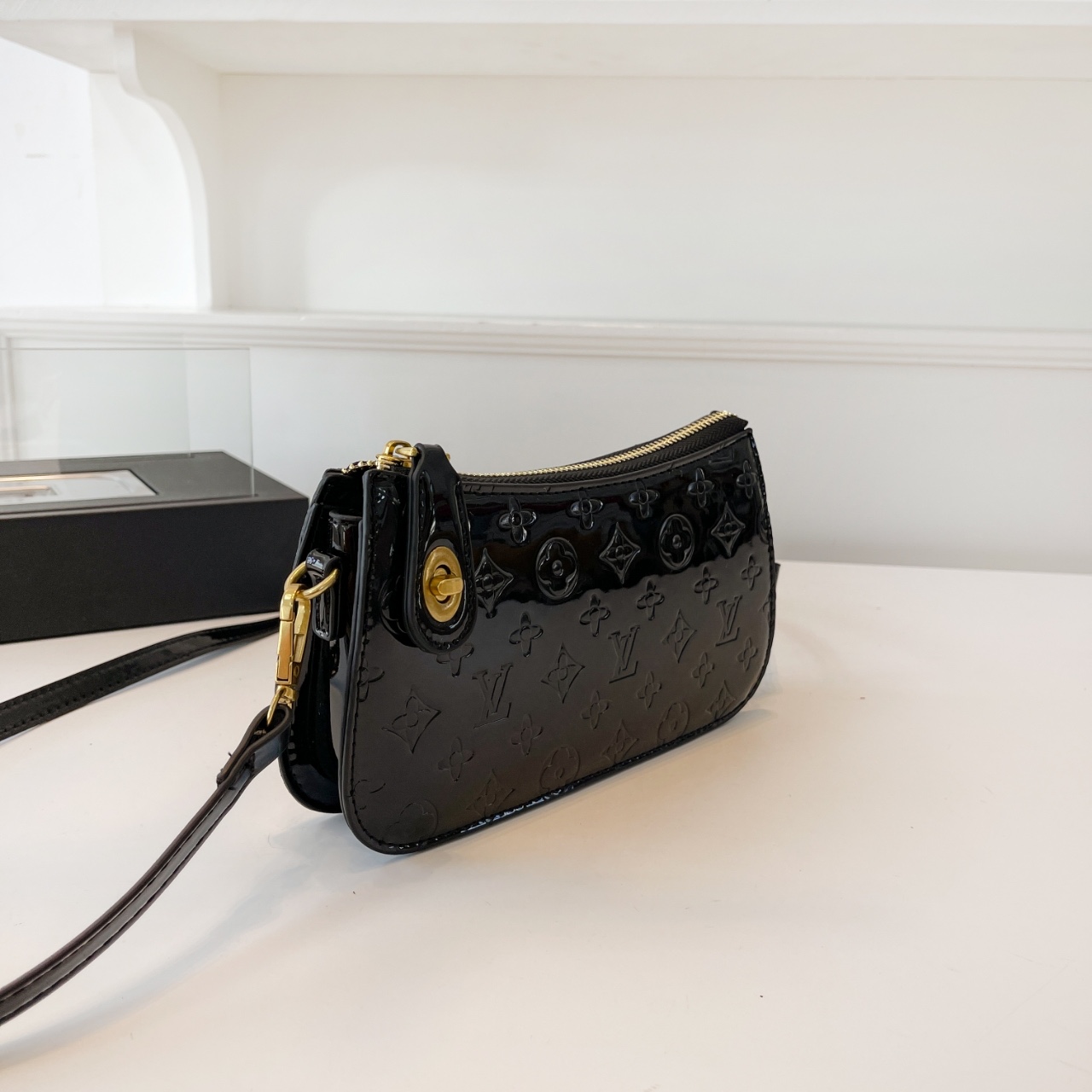 Louis Vuitton women's shoulder crossbody bag