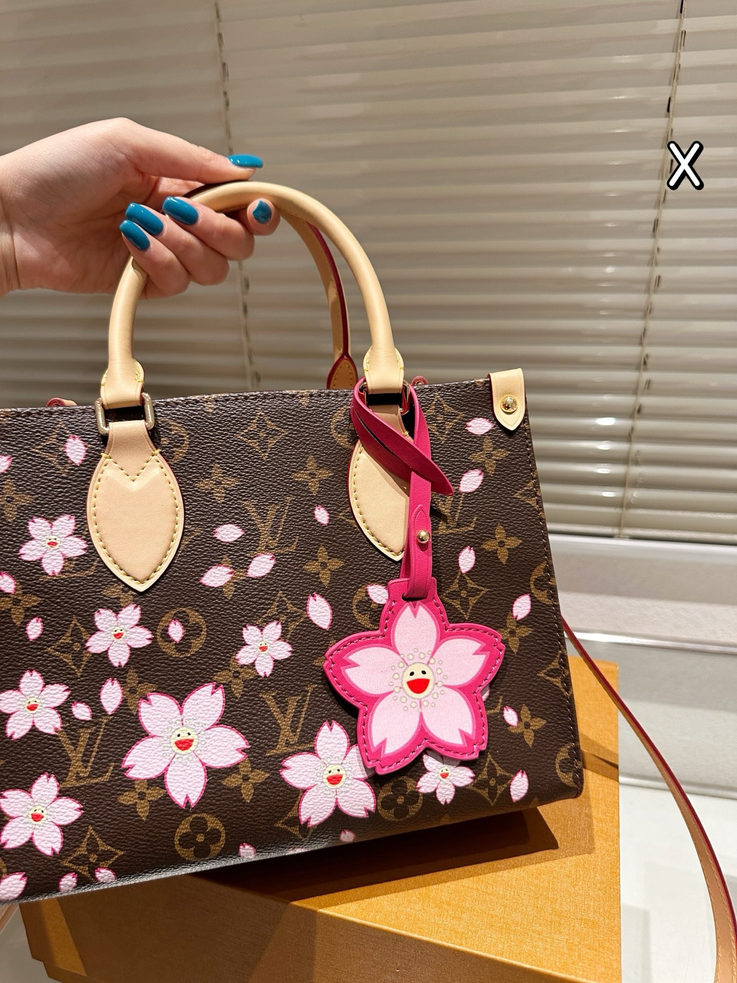 LV onthego tote shoulder crossbody bag