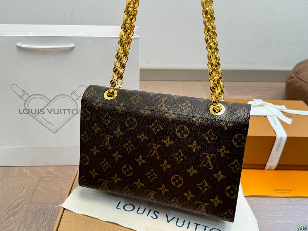 LV victoire chain bag