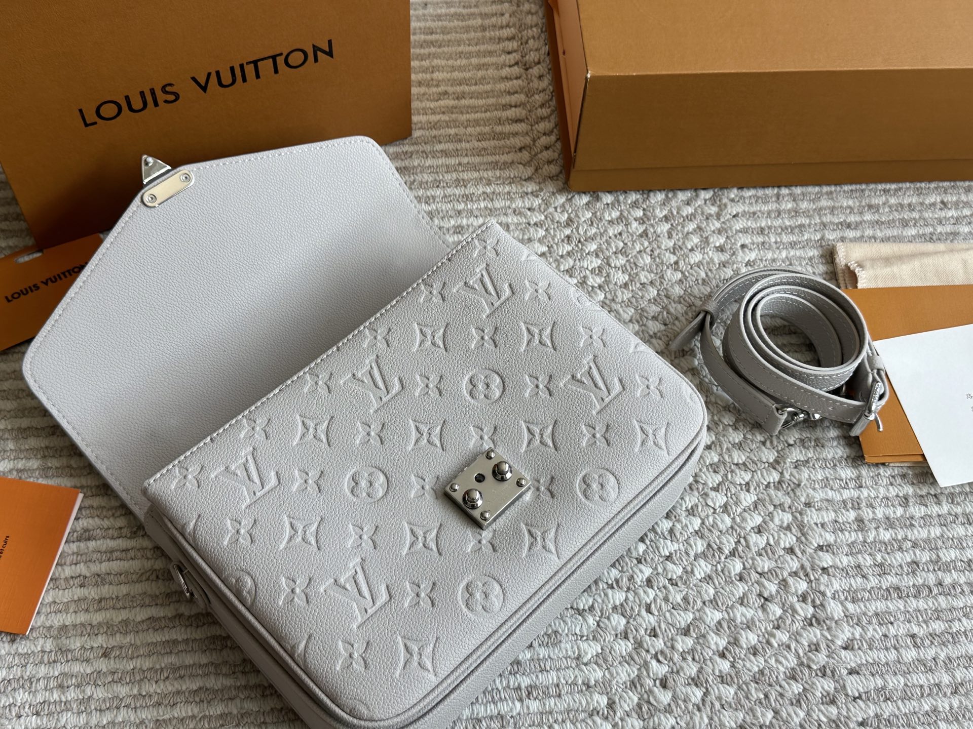 LV high quality monogram messenger bag