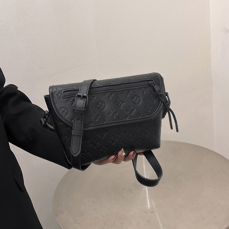 Louis Vuitton flip bag new retro small square bag women's versatile handbag single shoulder men's crossbody bag