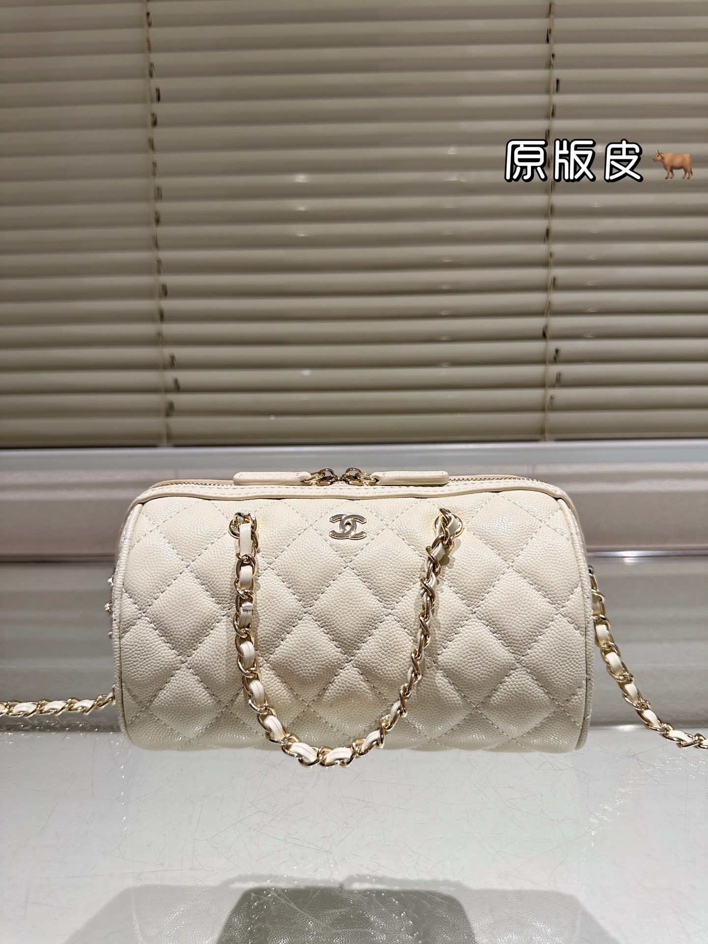CHANEL Vintage pillow bag