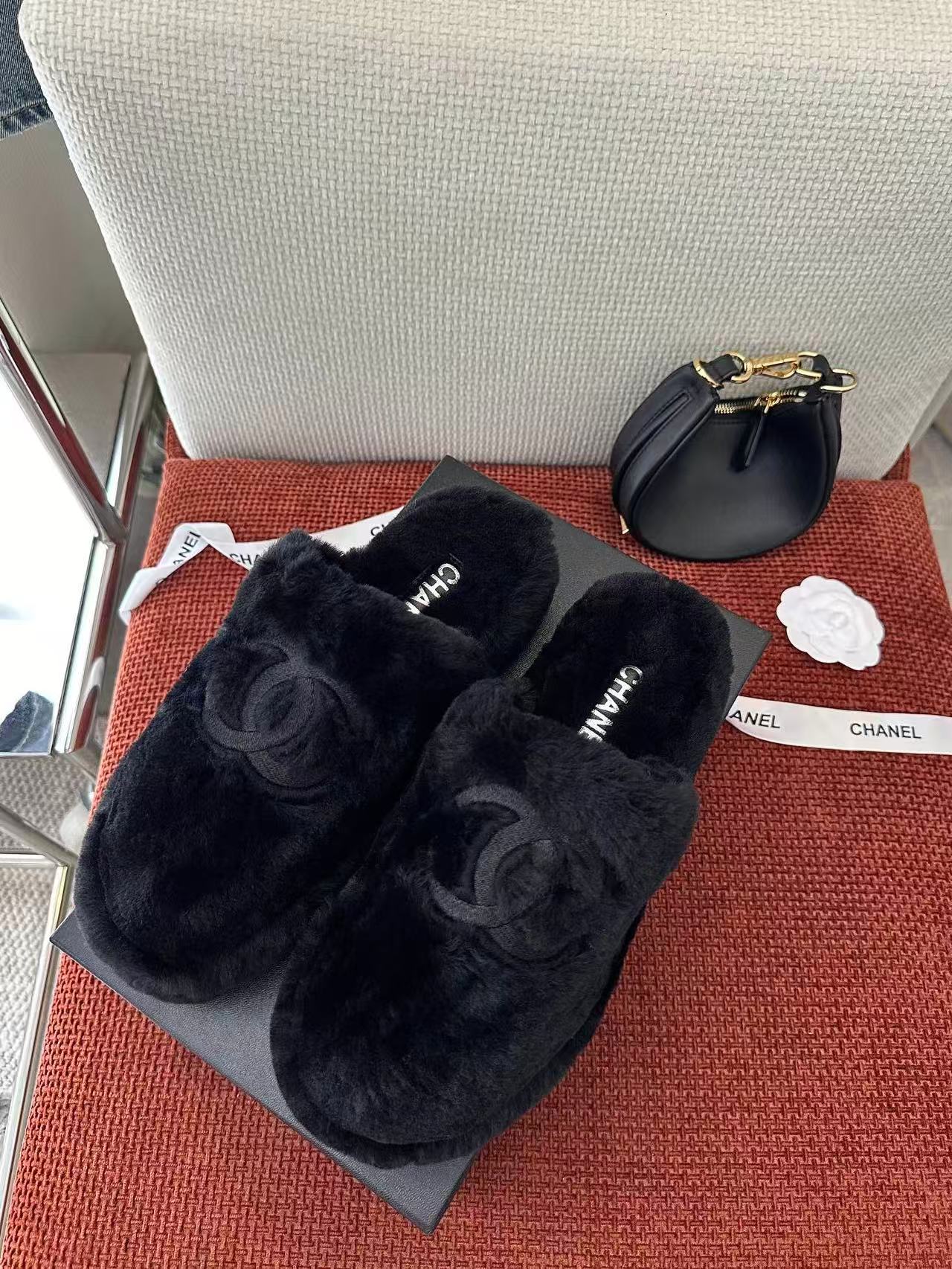 Chanel double C embroidered fur slippers