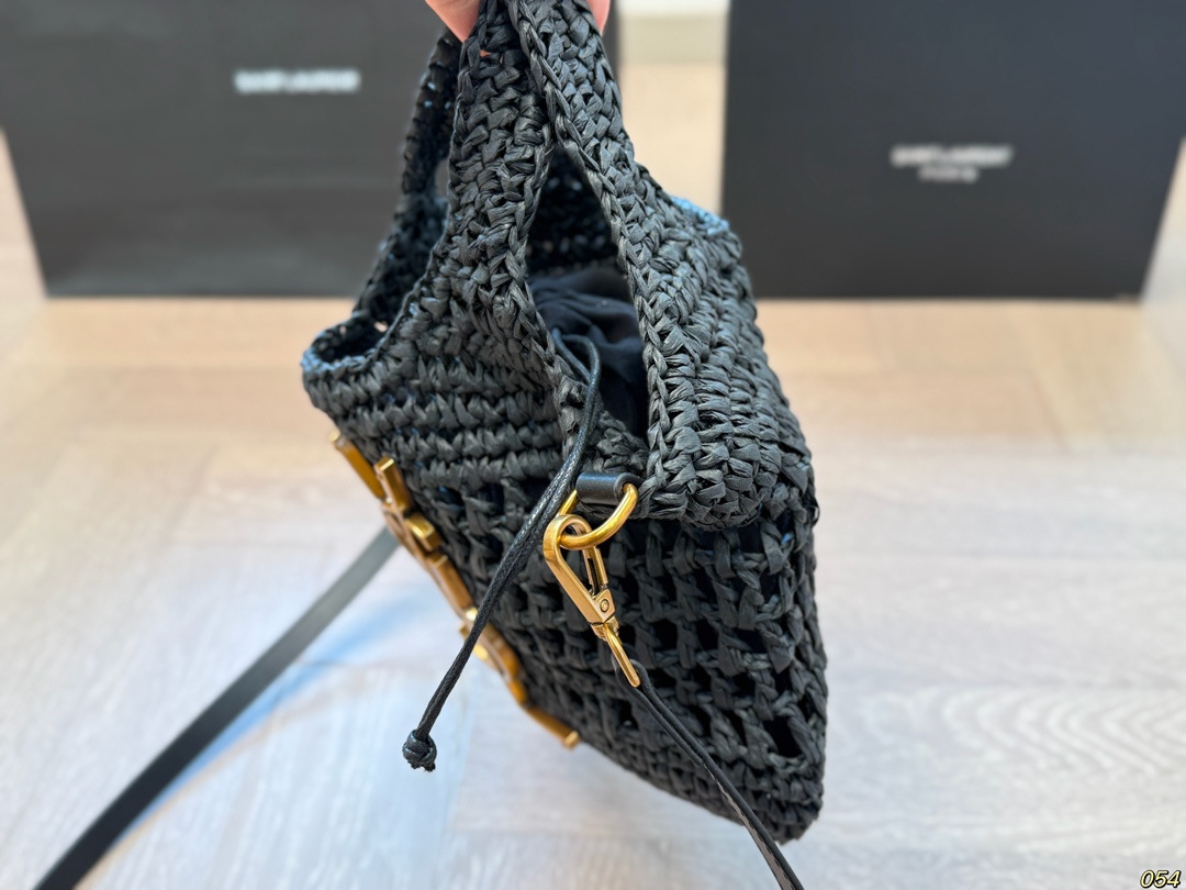 YSL straw bag retro and elegant