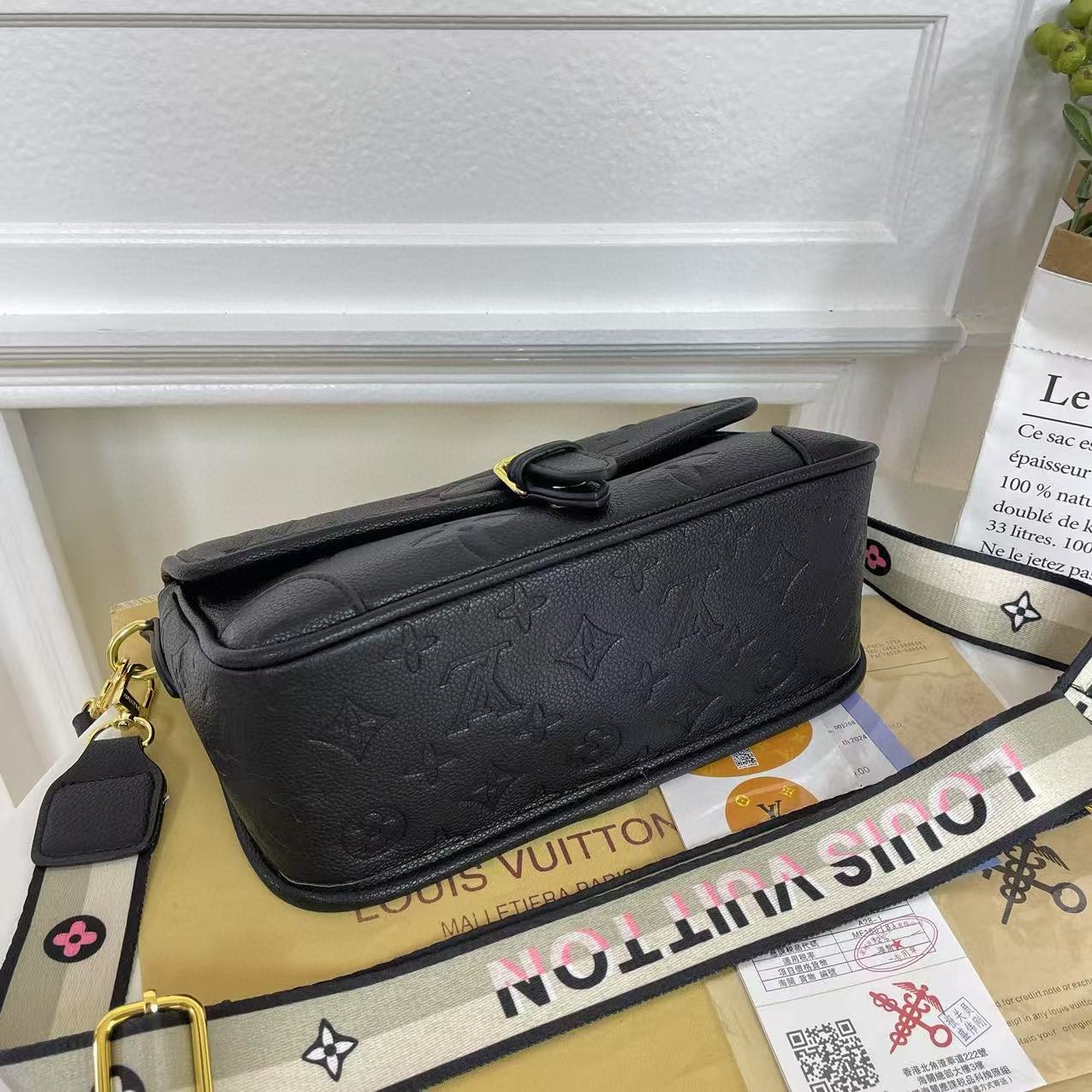 Louis Vuitton Messenger Bag Shoulder Crossbody Underarm Bag