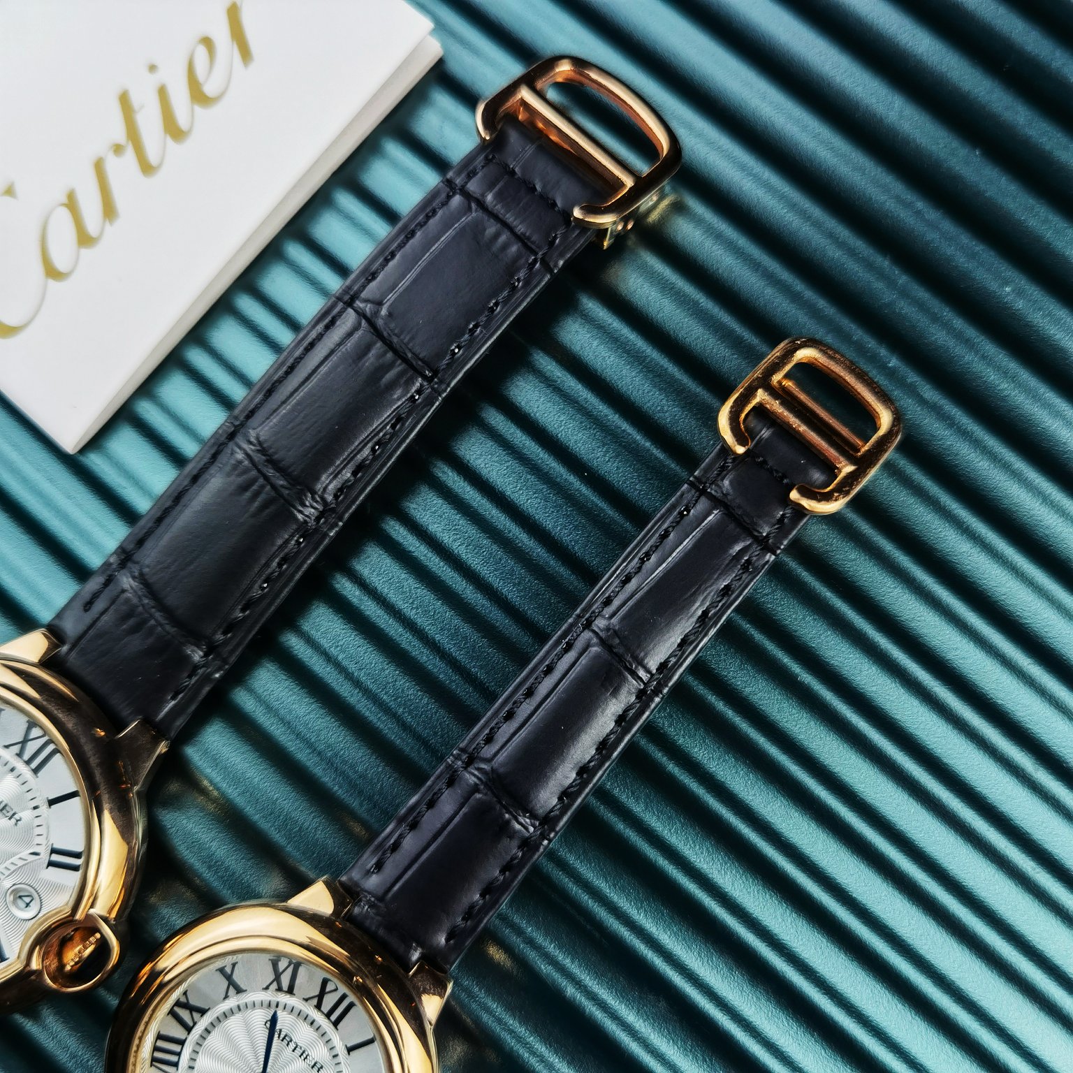 Cartier Blue Balloon Noble Gold Men's and Women's Quartz Watch