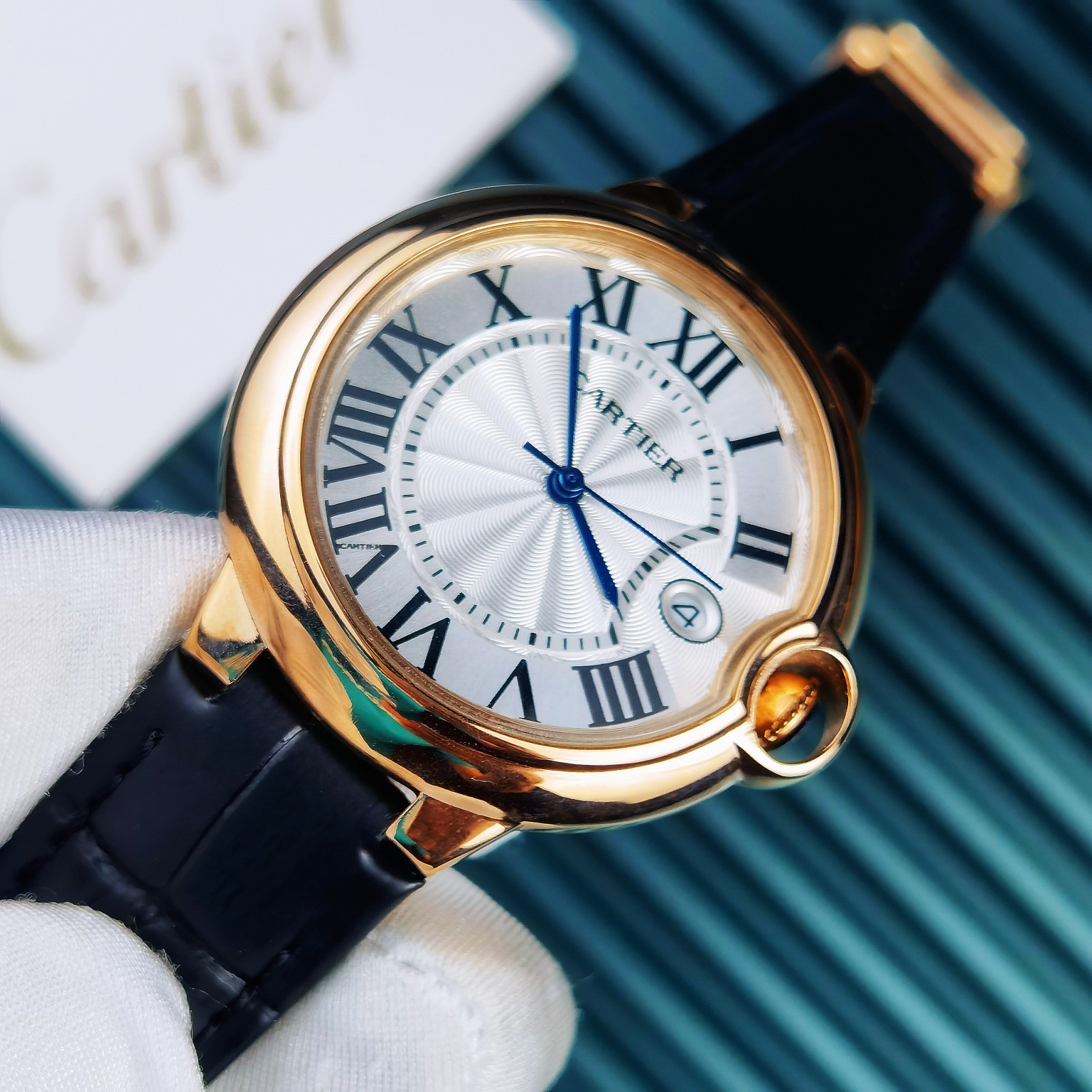 Cartier Blue Balloon Noble Gold Men's and Women's Quartz Watch