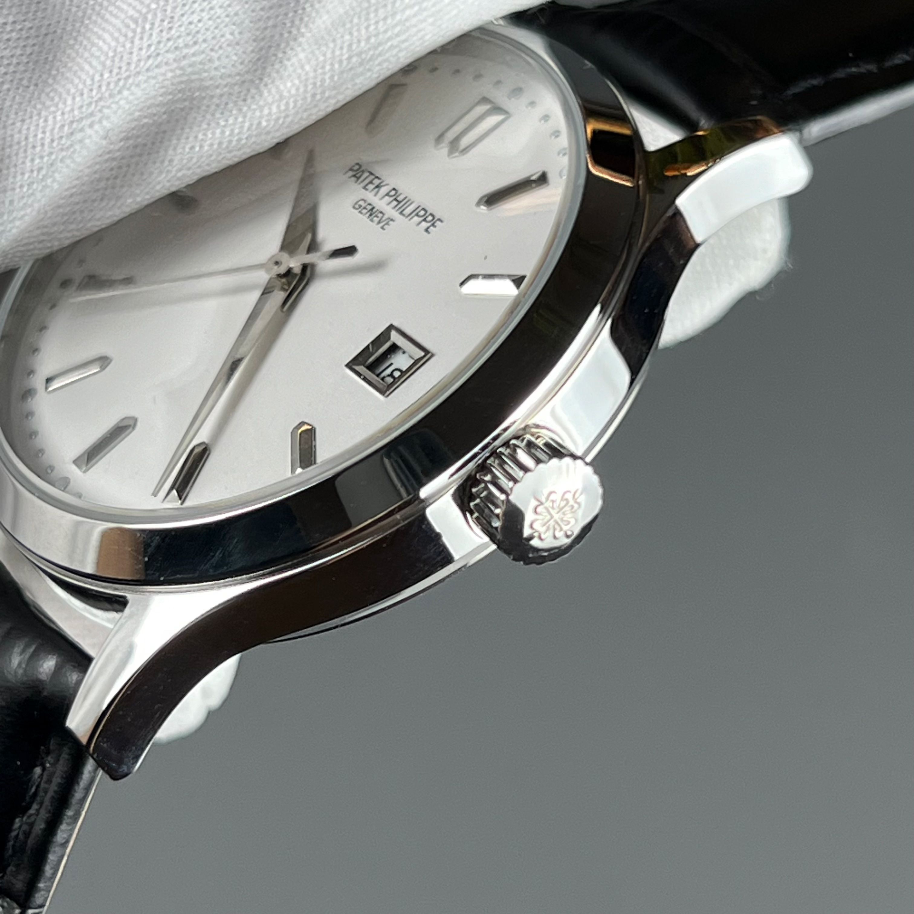 Patek Philippe Classic Series Platinum Automatic Men's Watch