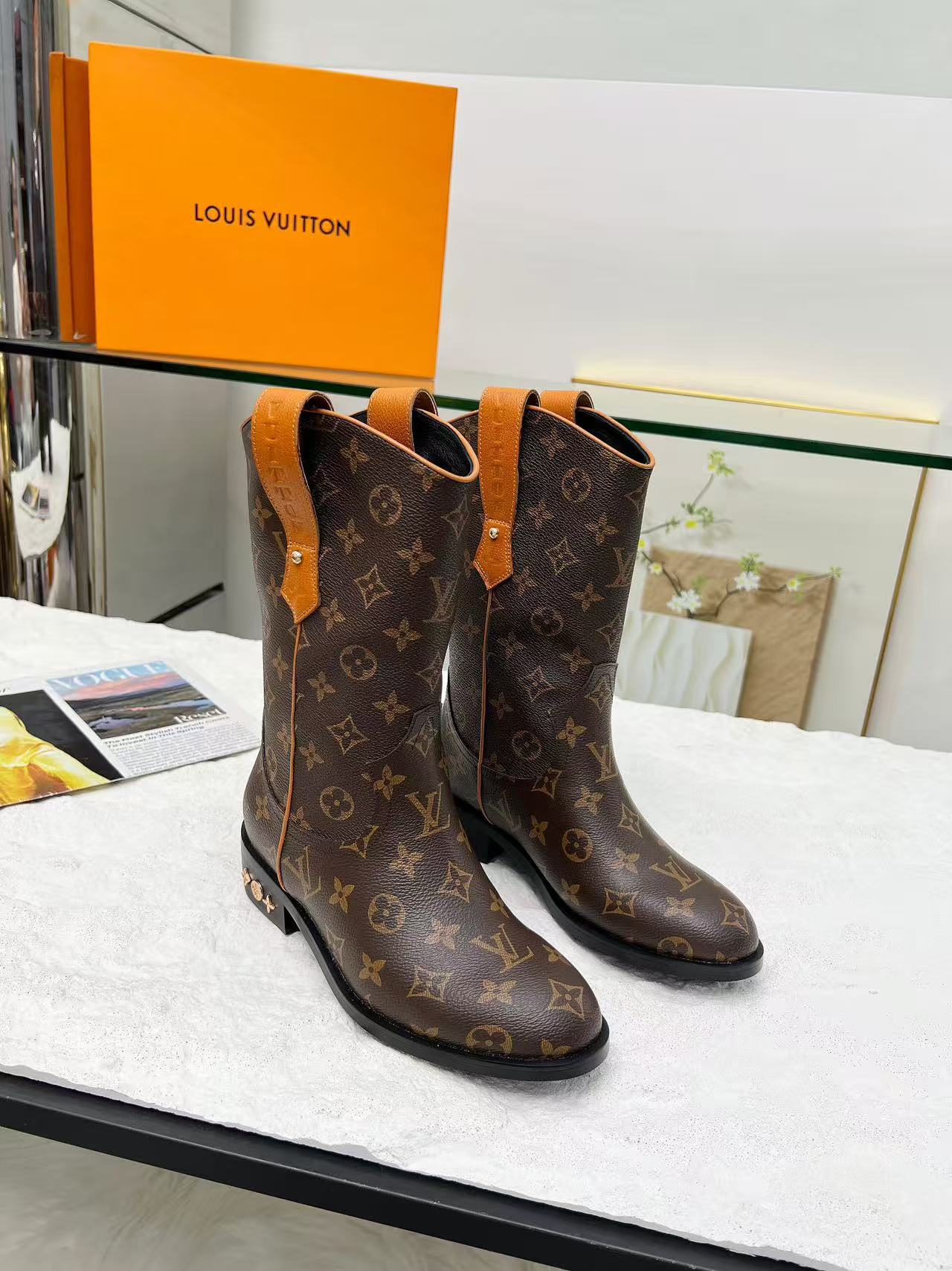 LV rider boots