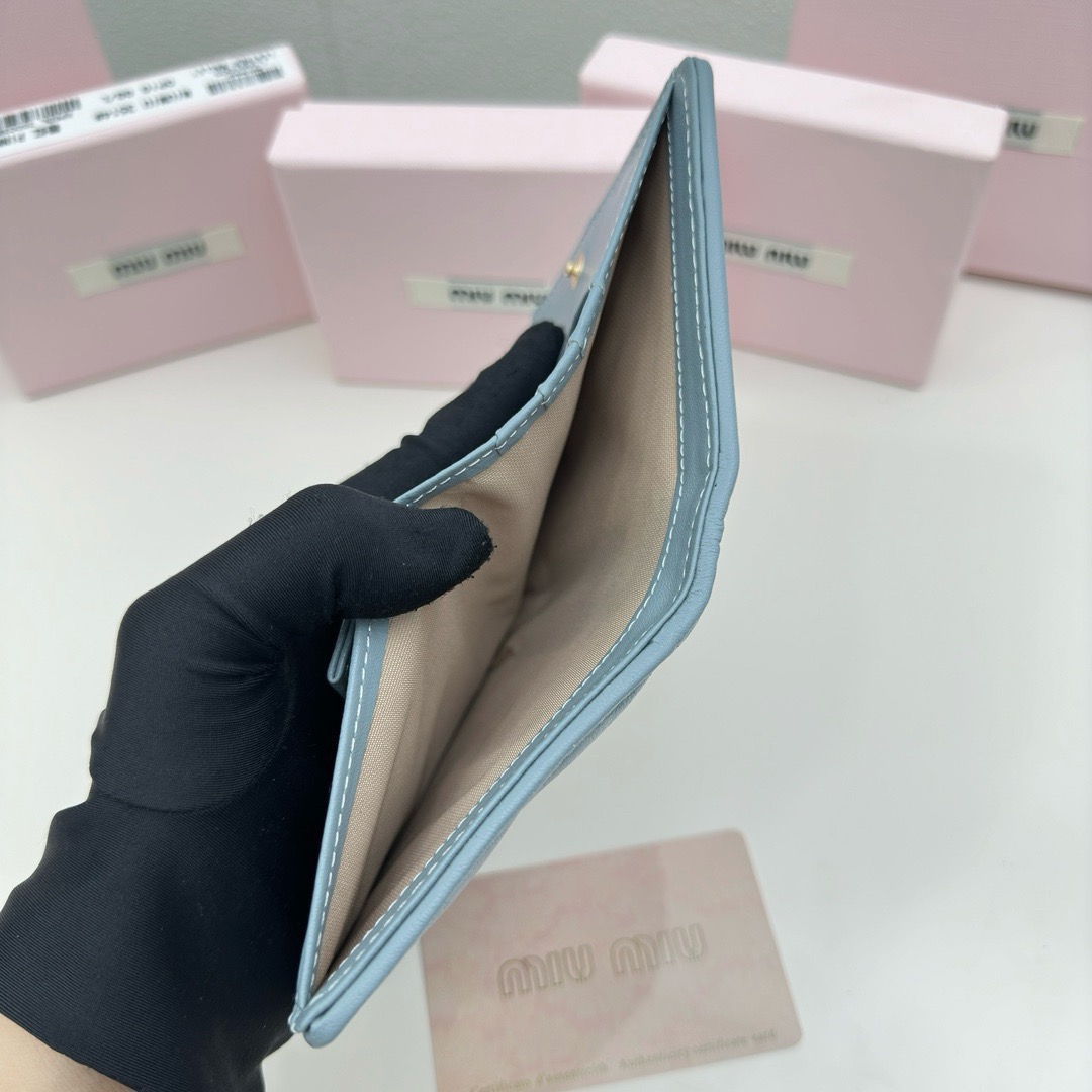 MiuMiu new wallet is classic and practical
